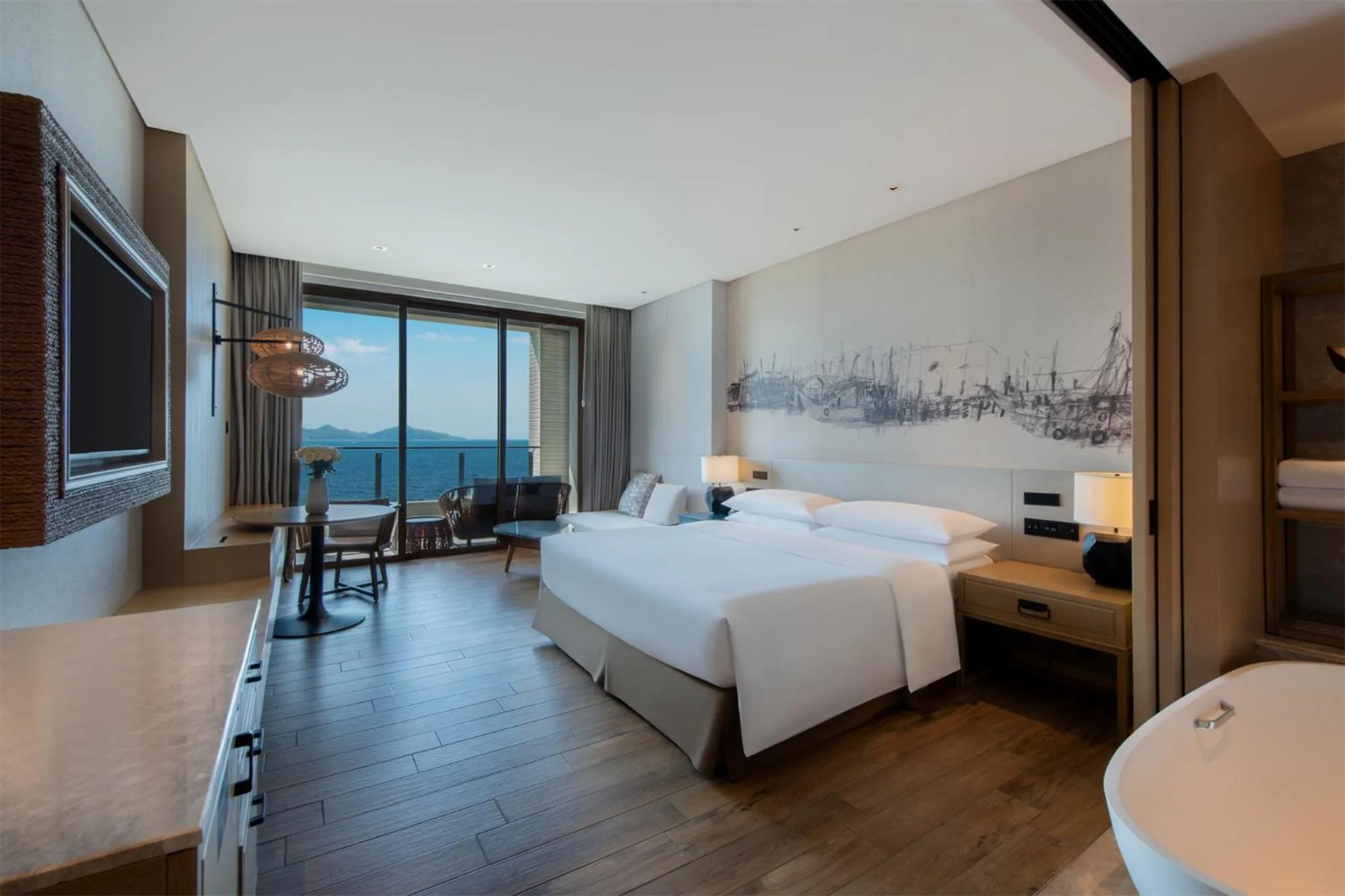 Premium King Room with Sea View in DoubleTree by Hilton Shanwei