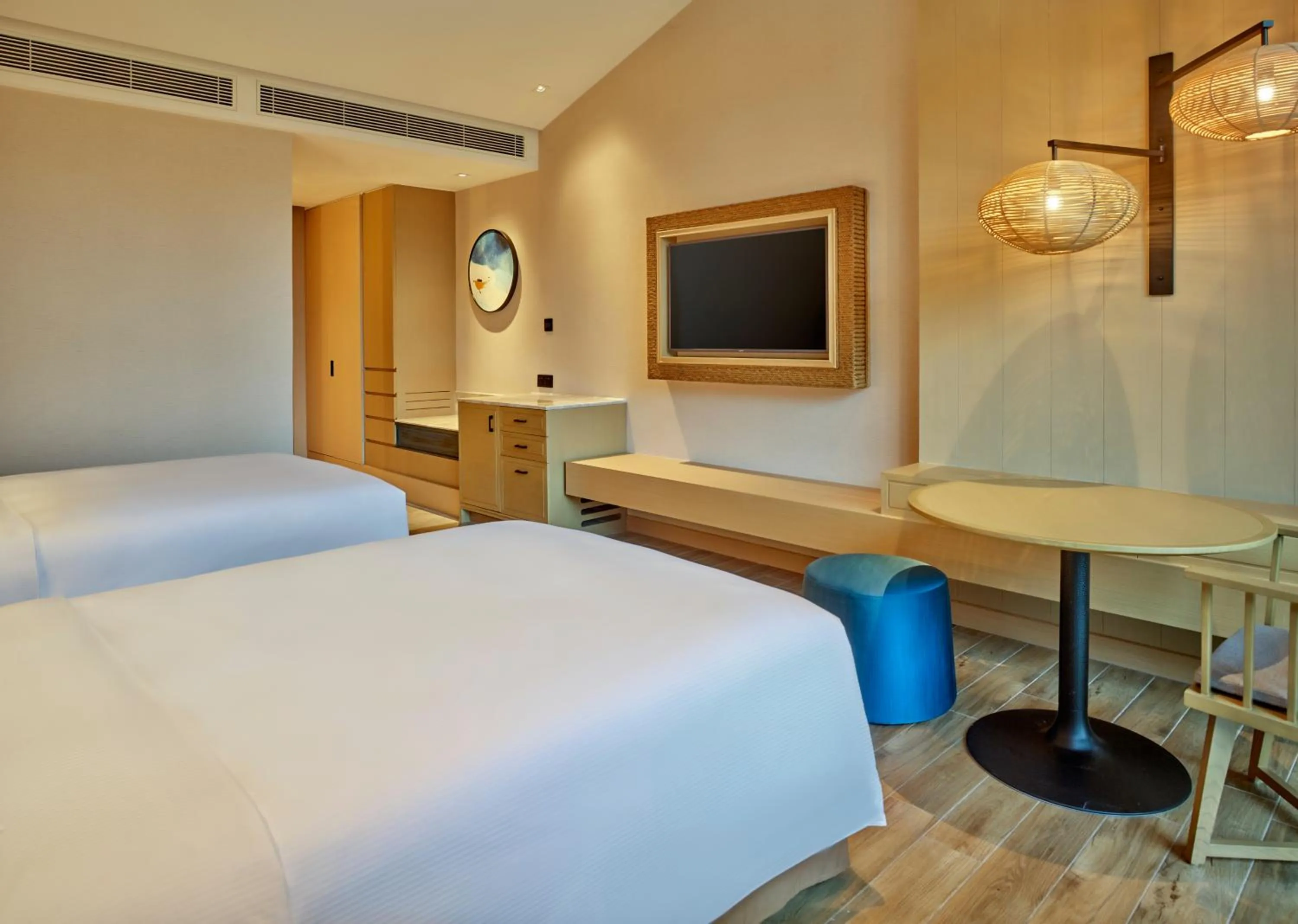 Deluxe Twin Room in DoubleTree by Hilton Shanwei