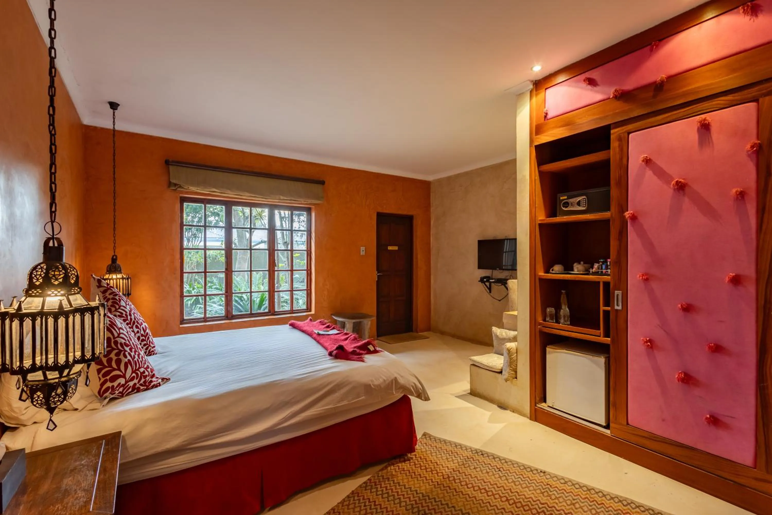 Standard Room in Singa Lodge - Lion Roars Hotels & Lodges