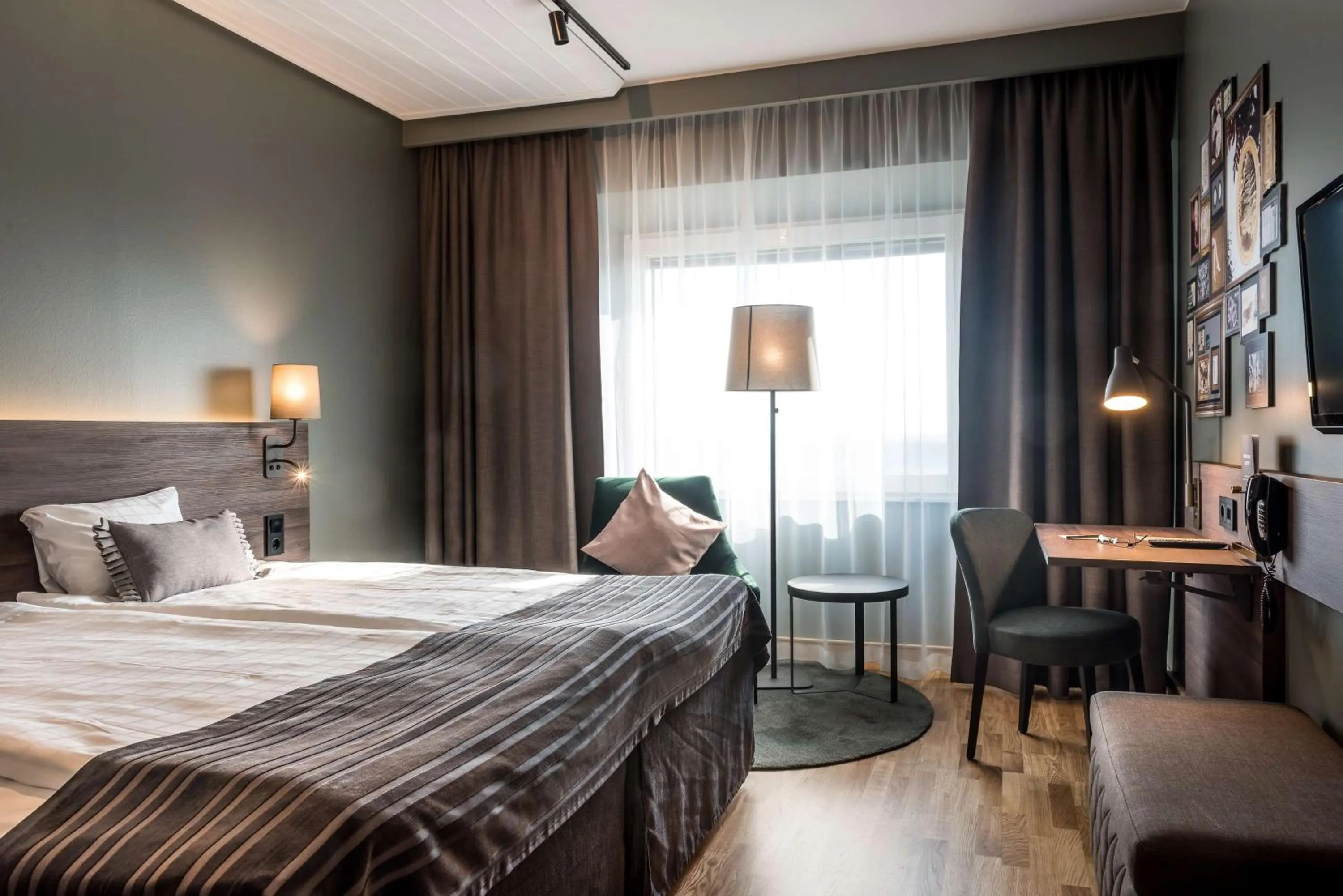 Superior Double Room in Scandic Infra City