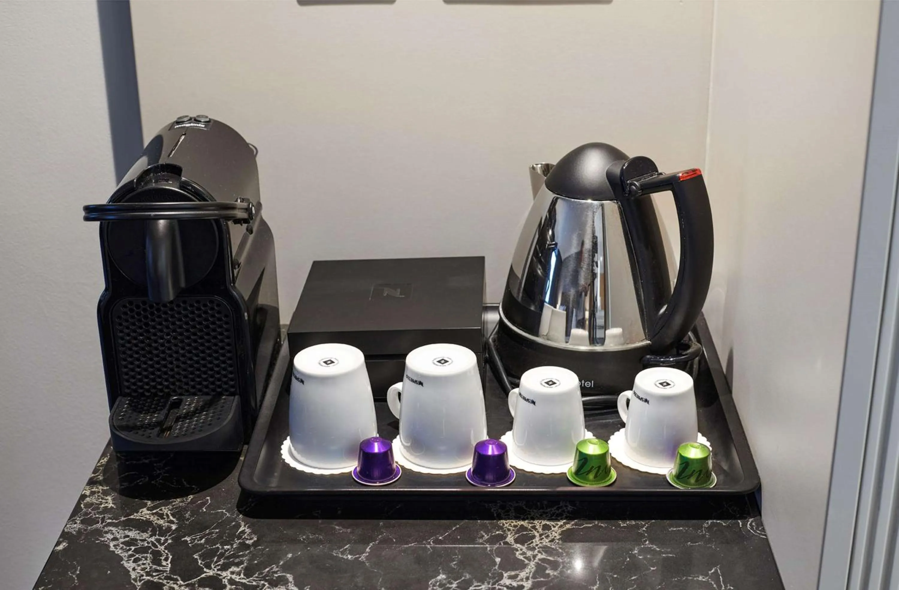 Junior Suite in DoubleTree by Hilton Swindon Hotel