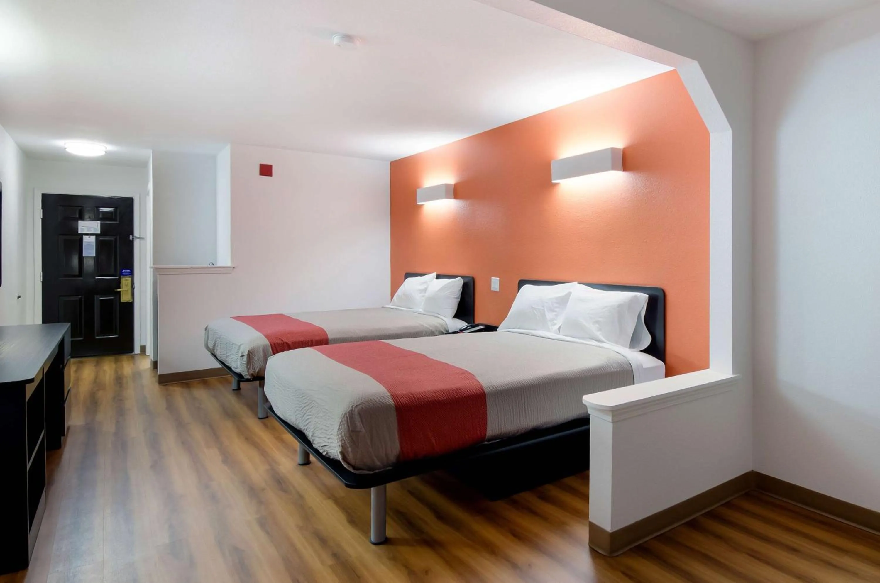 Queen Room with Two Queen Beds - Smoking in Motel 6 Moss Point, MS