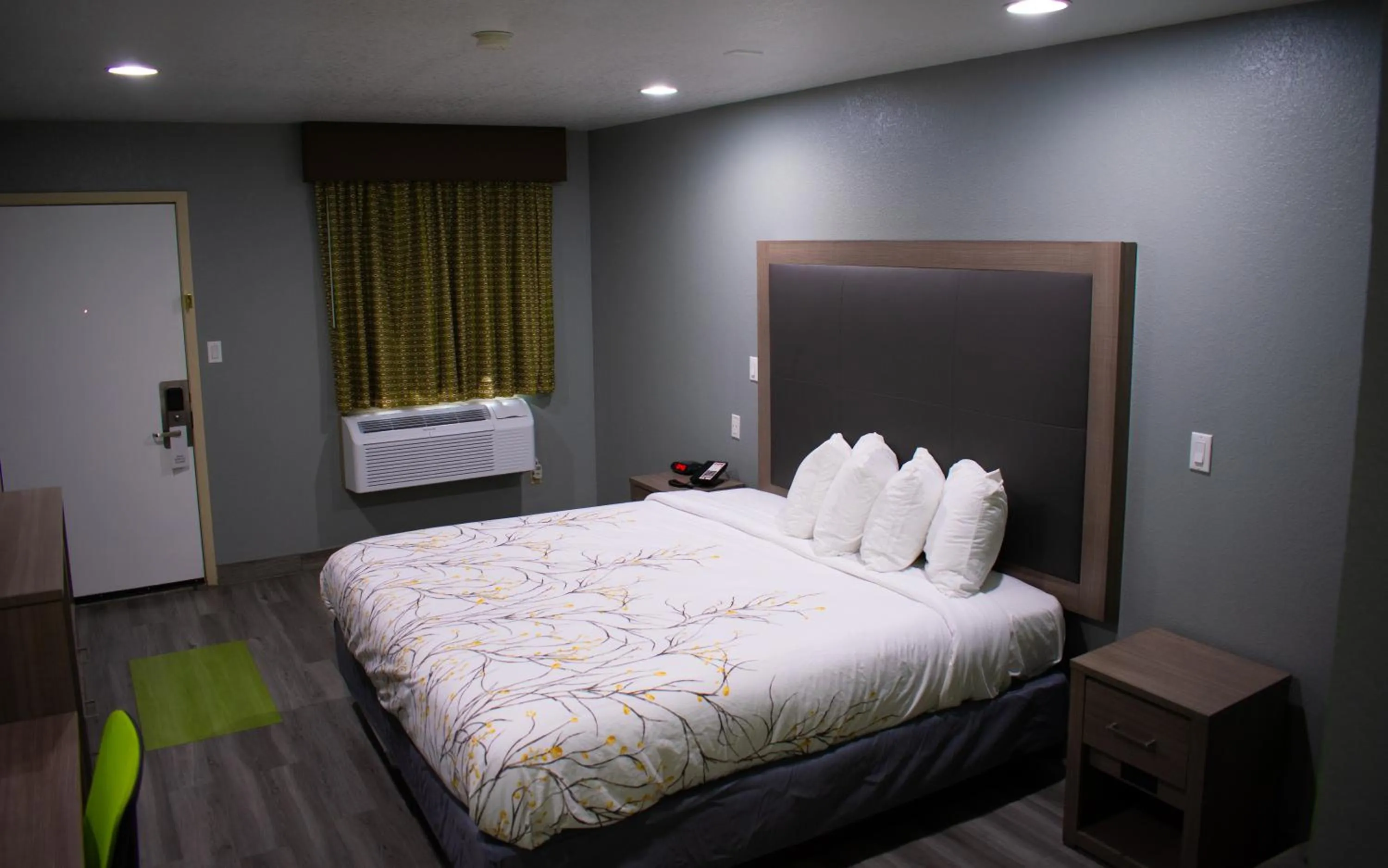 King Room in Fort Davis Inn & RV Park