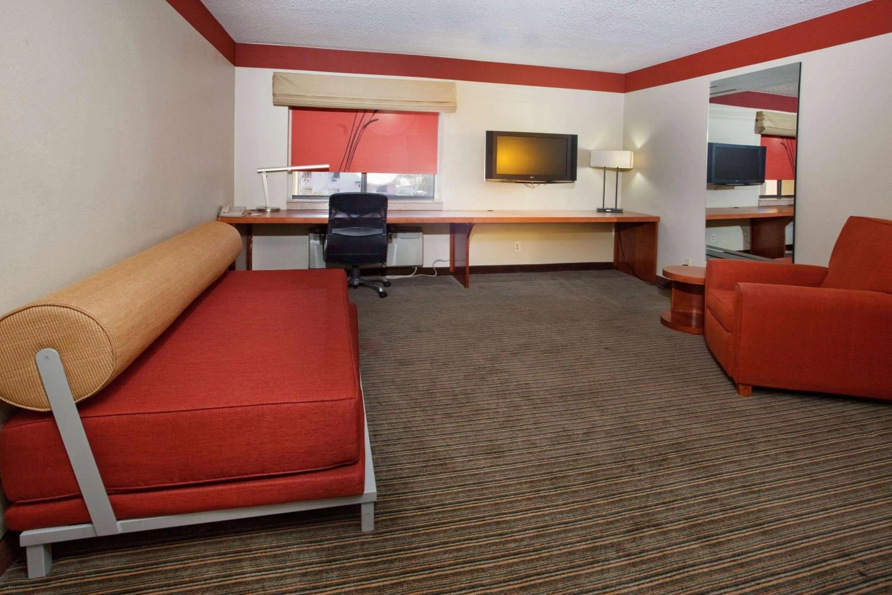 One-Bedroom King Suite - Non-Smoking in Travelodge by Wyndham Columbus State University