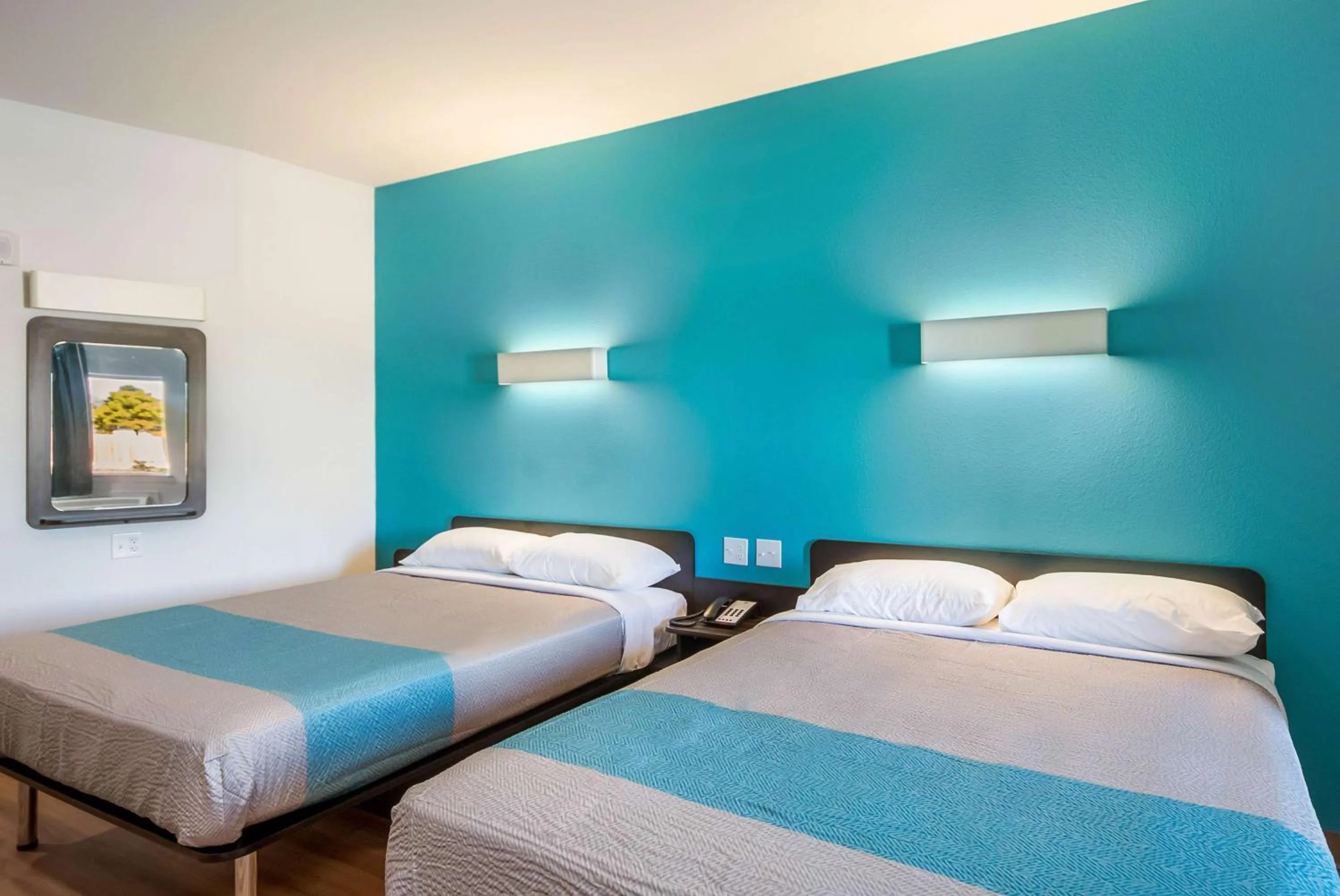 Queen Room with Two Queen Beds - Disability Access - Smoking in Motel 6-Channelview, TX