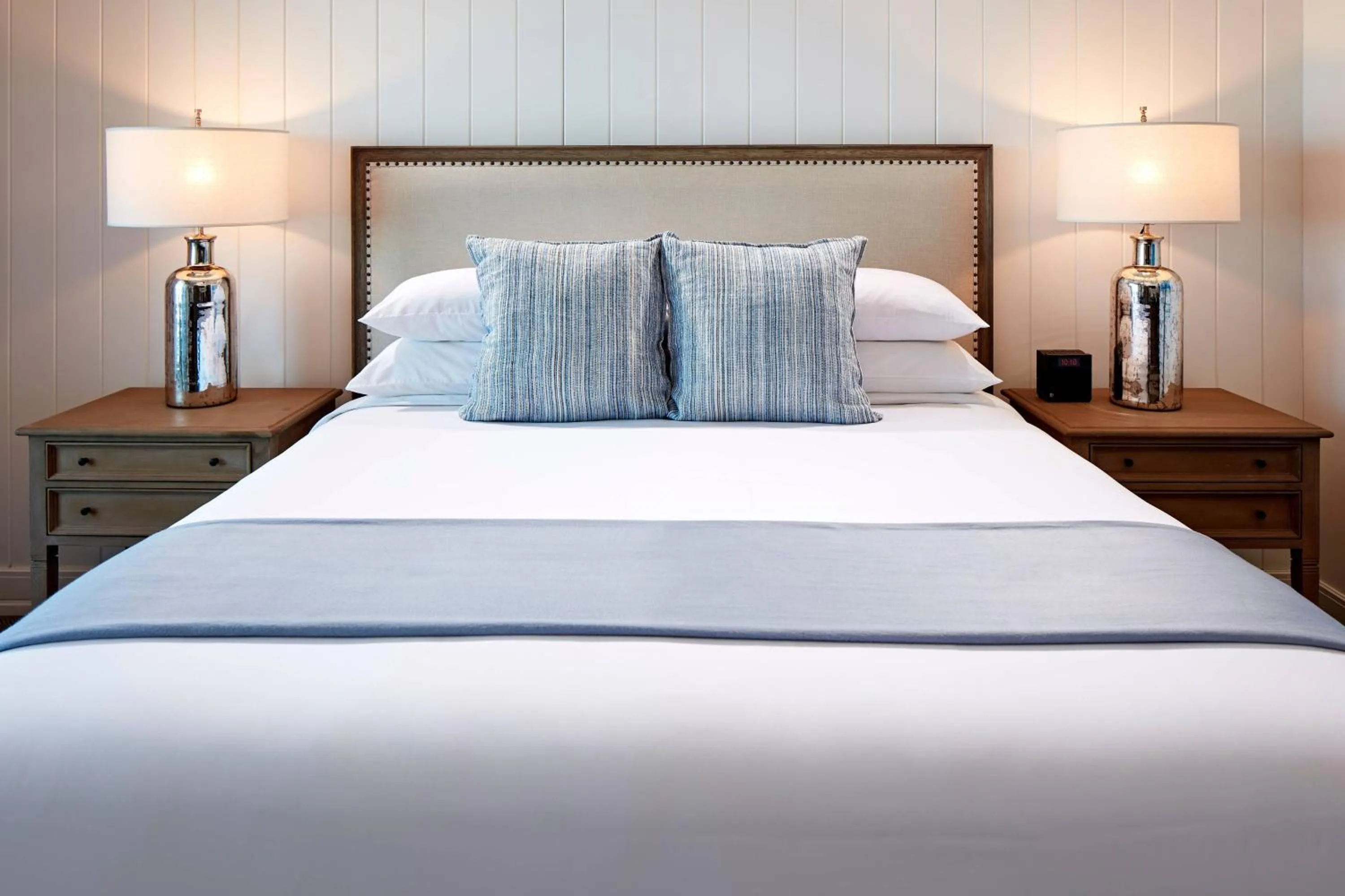 Guest room, 1 King, Sofa bed, Ocean view, Balcony in Vespera Resort on Pismo Beach, Autograph Collection