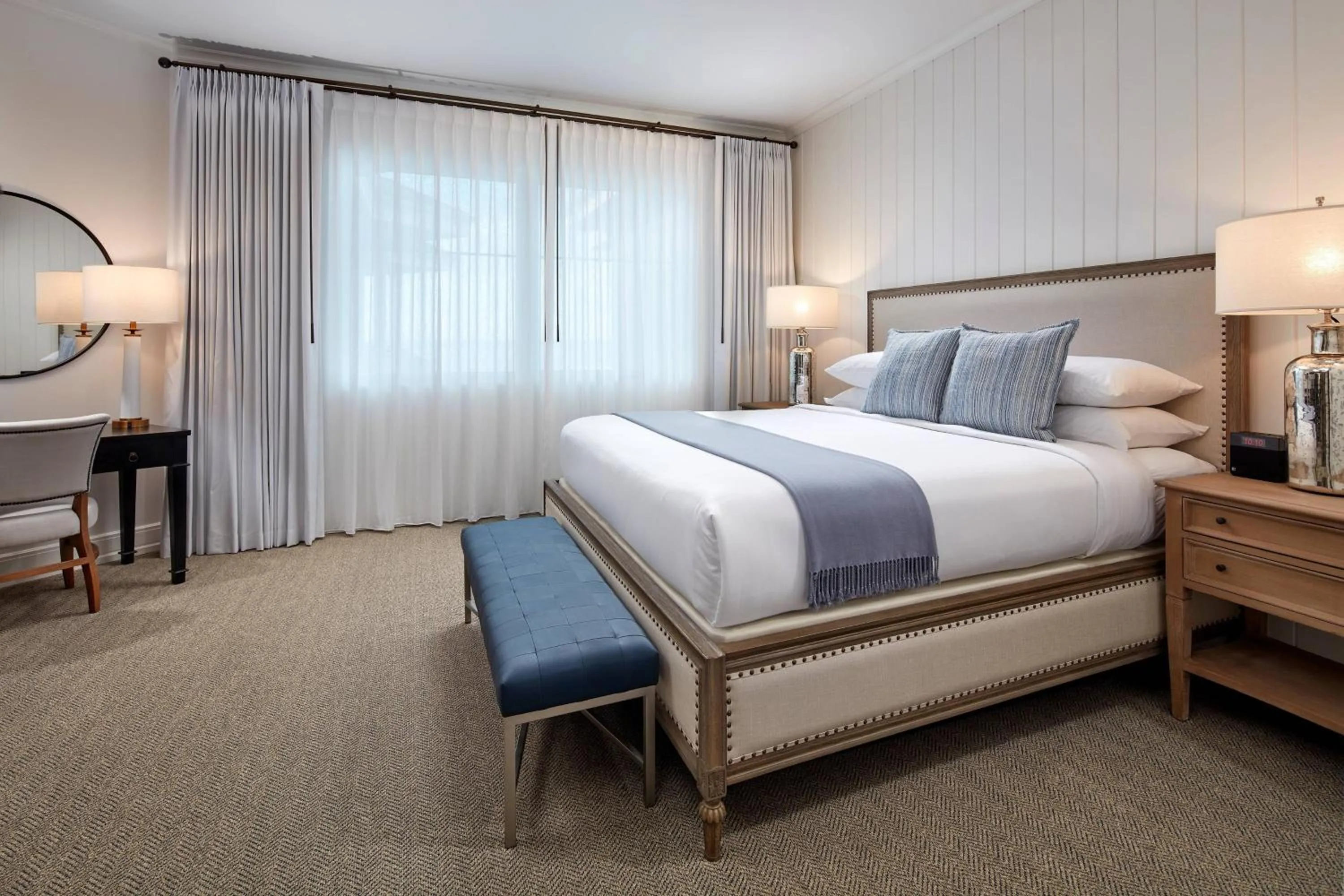 Classic King Room with Roll-in Shower - Mobility Accessible in Vespera Resort on Pismo Beach, Autograph Collection