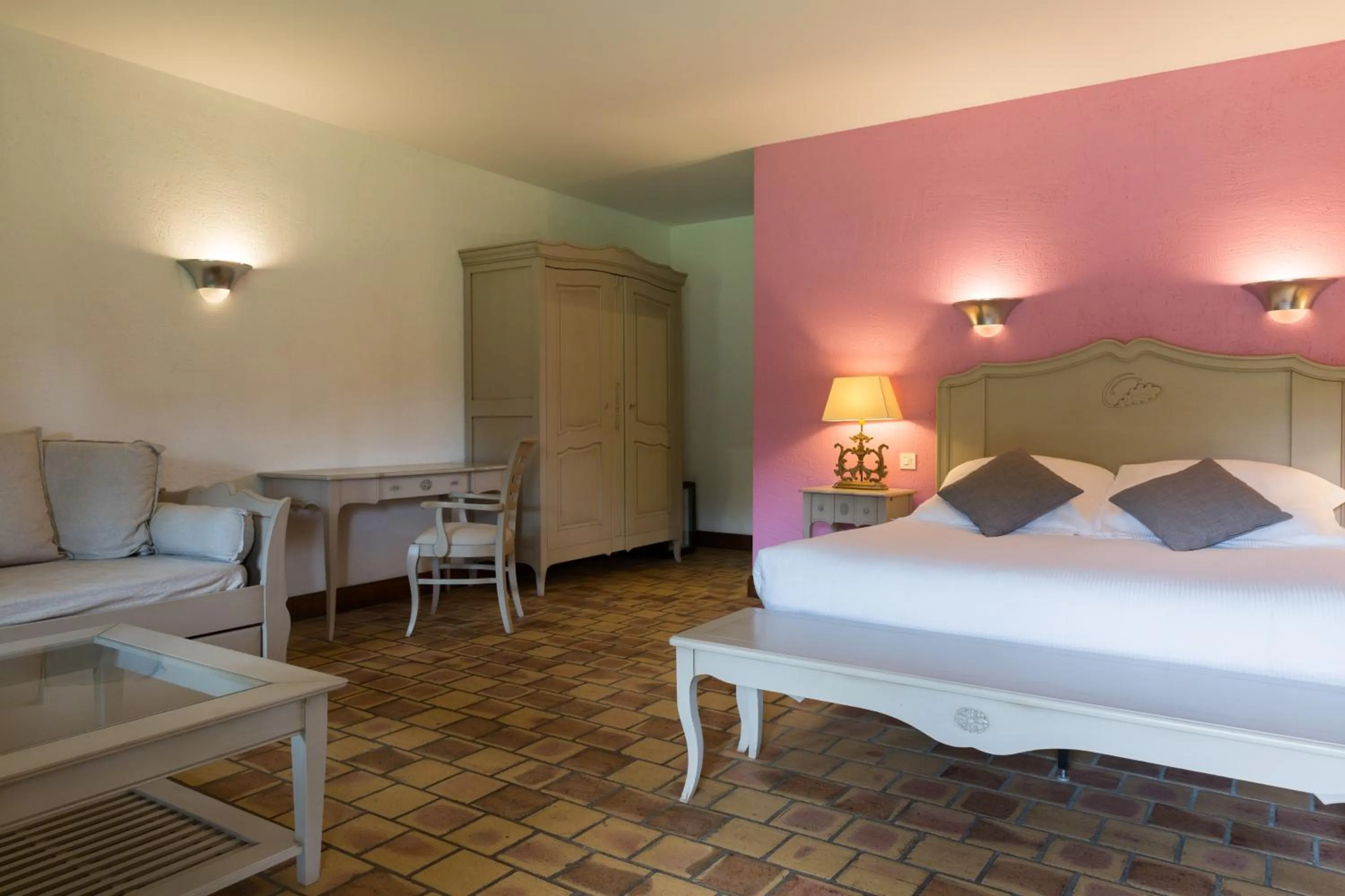 Deluxe Triple Room in L'Orée des Chênes, The Originals Relais