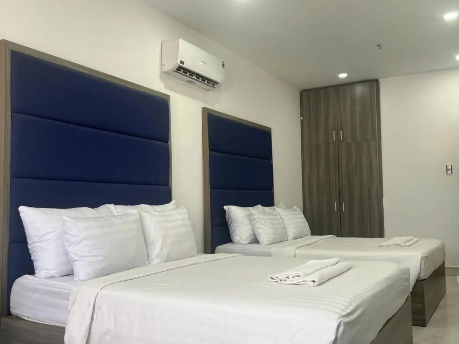 Family Room in White Diamond Airport Hotel - TSN