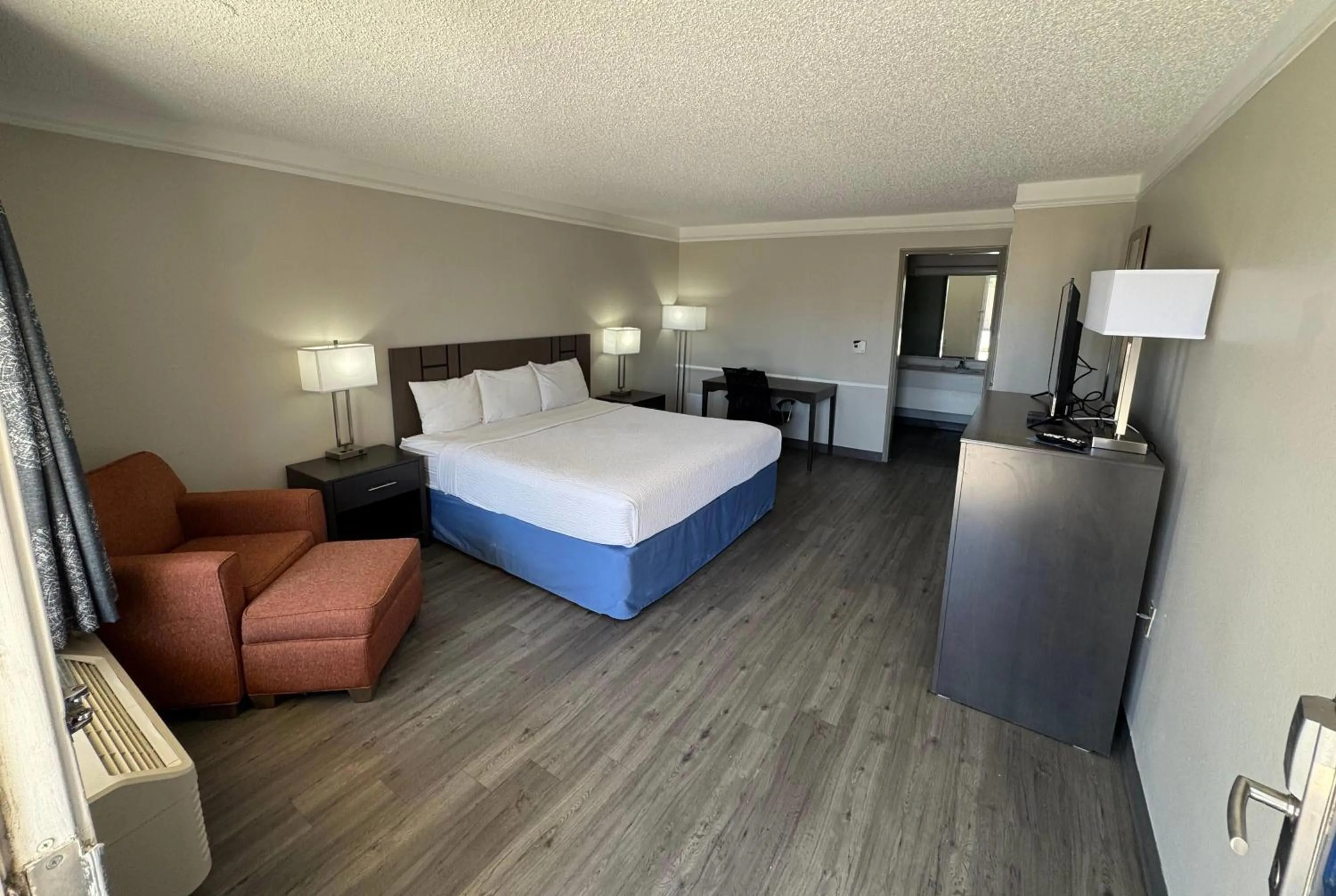 King Room - Non-Smoking in Days Inn by Wyndham Georgetown