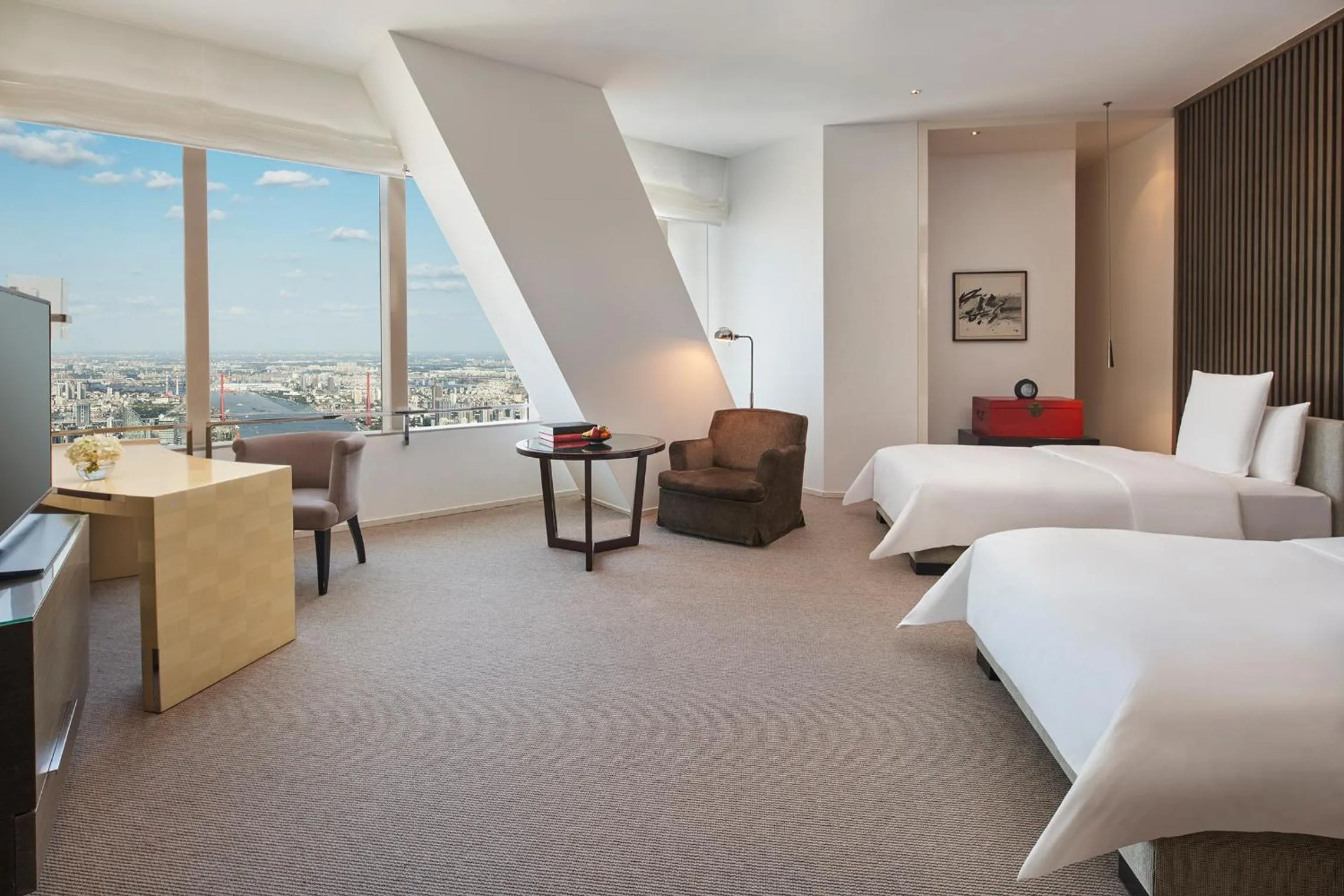 Deluxe Twin Room with River View in Park Hyatt Shanghai