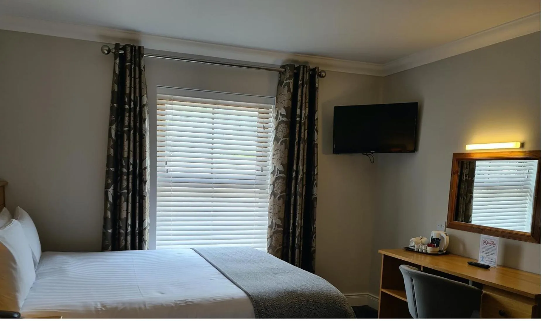 Double Room in Caisleain Oir Hotel
