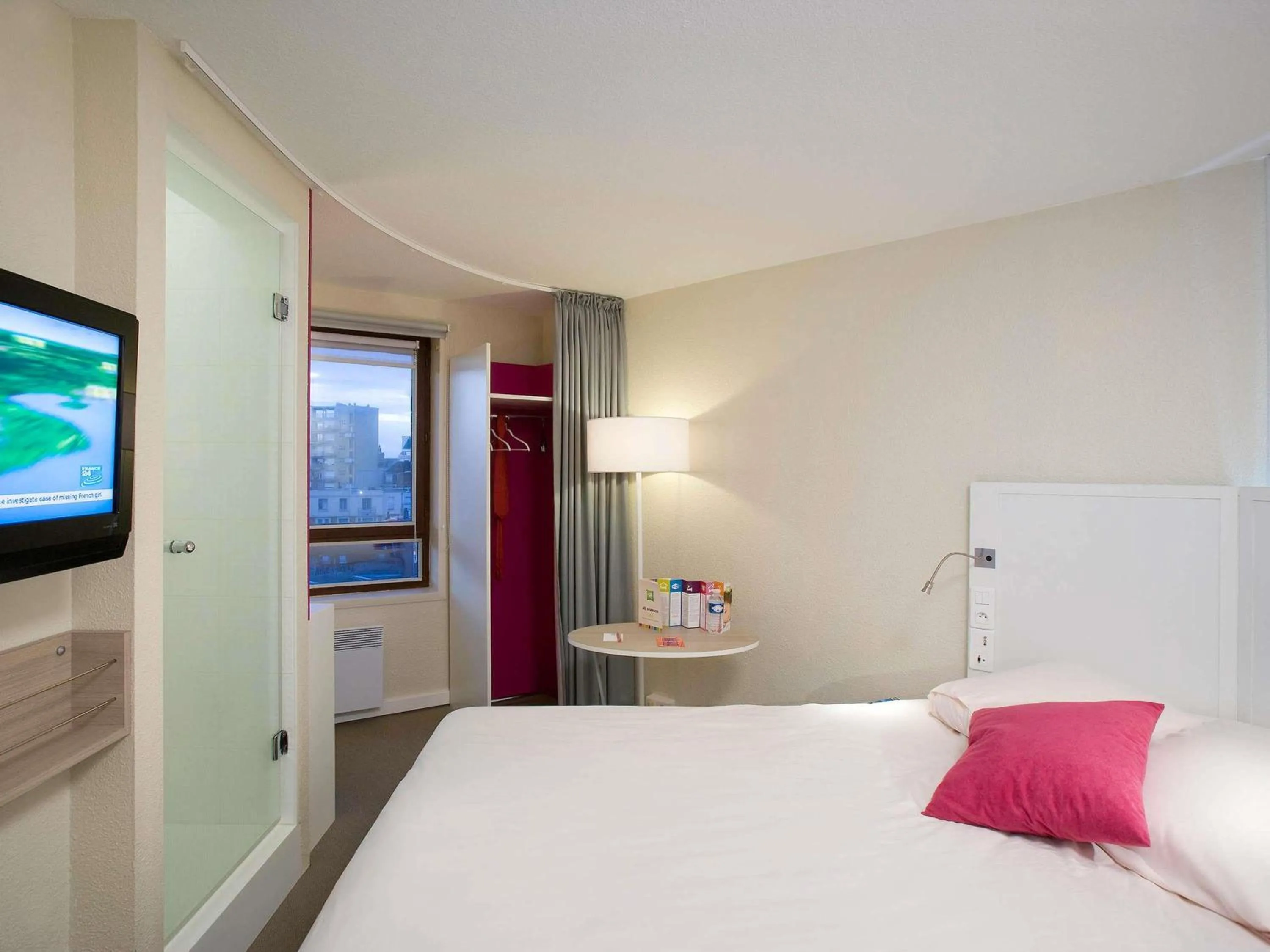 Standard Double Room - single occupancy in ibis Styles Lille Centre Gare Beffroi