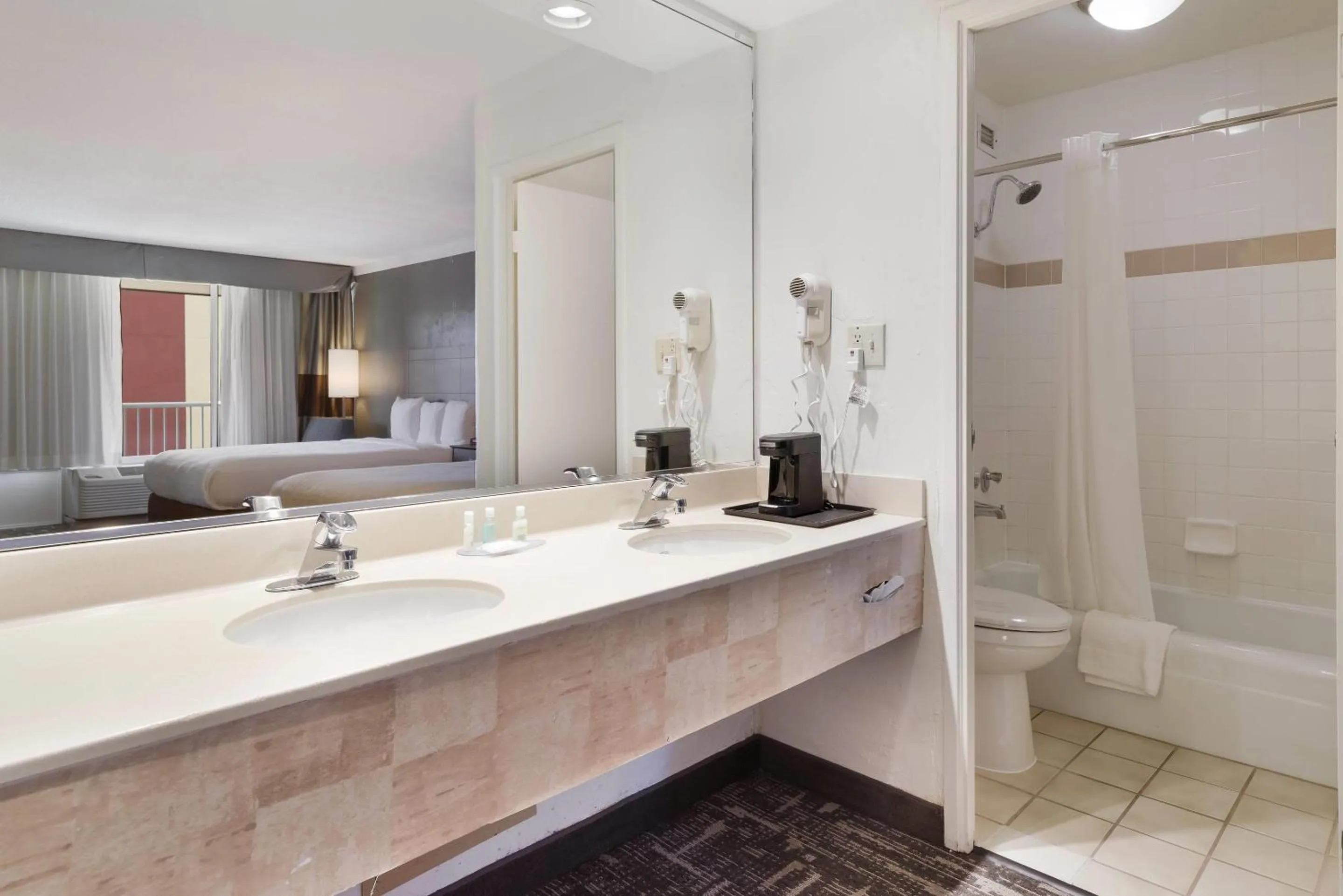 Queen Room with Two Queen Beds - Exterior in Clarion Hotel Concord-Walnut Creek