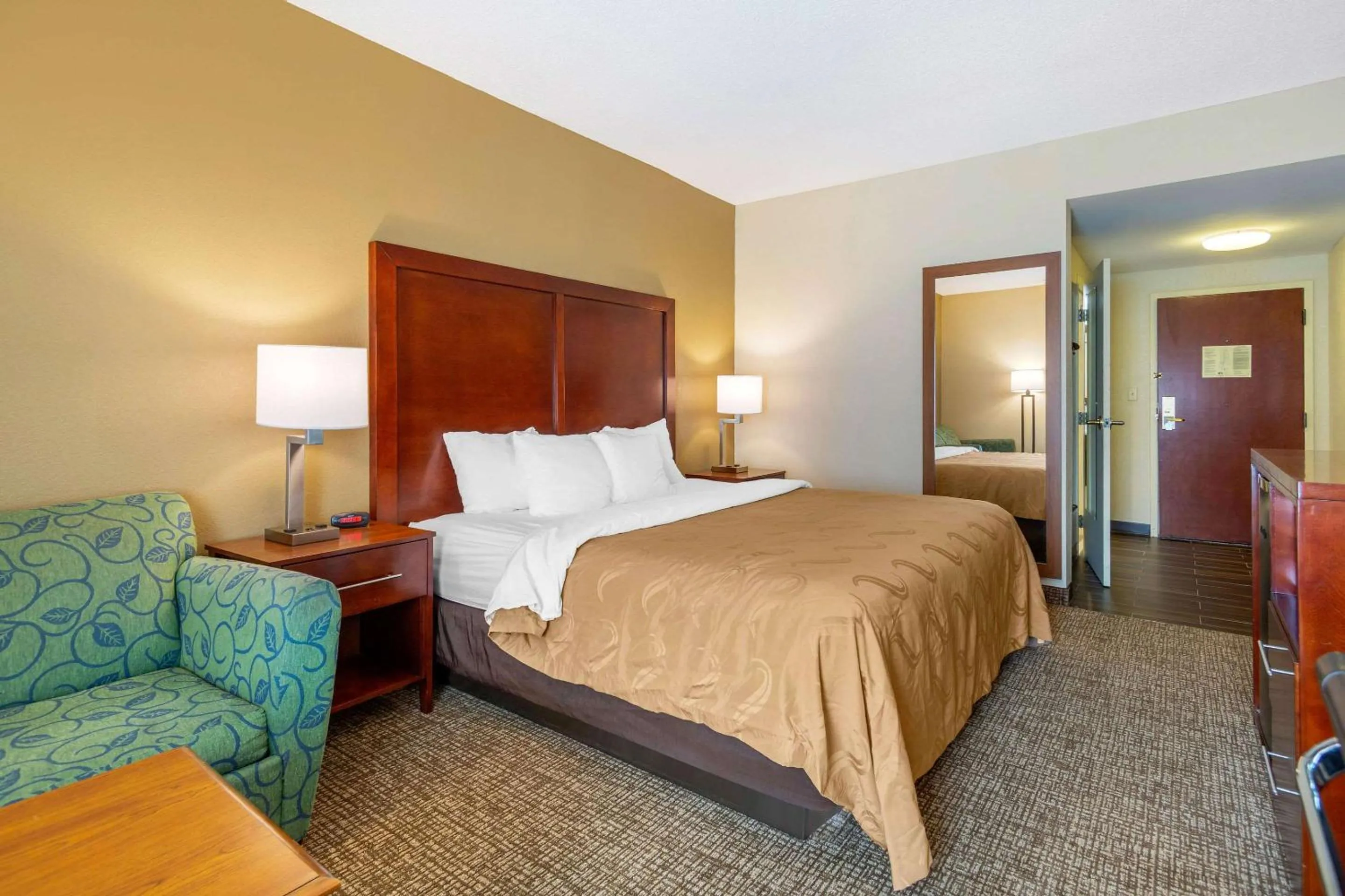 King Room with Roll-In Shower - Accessible/Non-Smoking in Quality Inn & Suites Olde Town