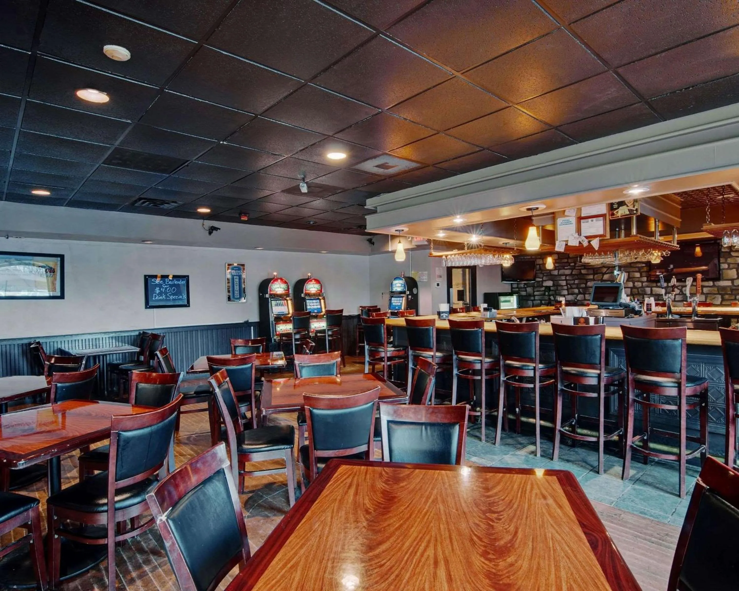 Lounge or bar in Quality Inn Beckley