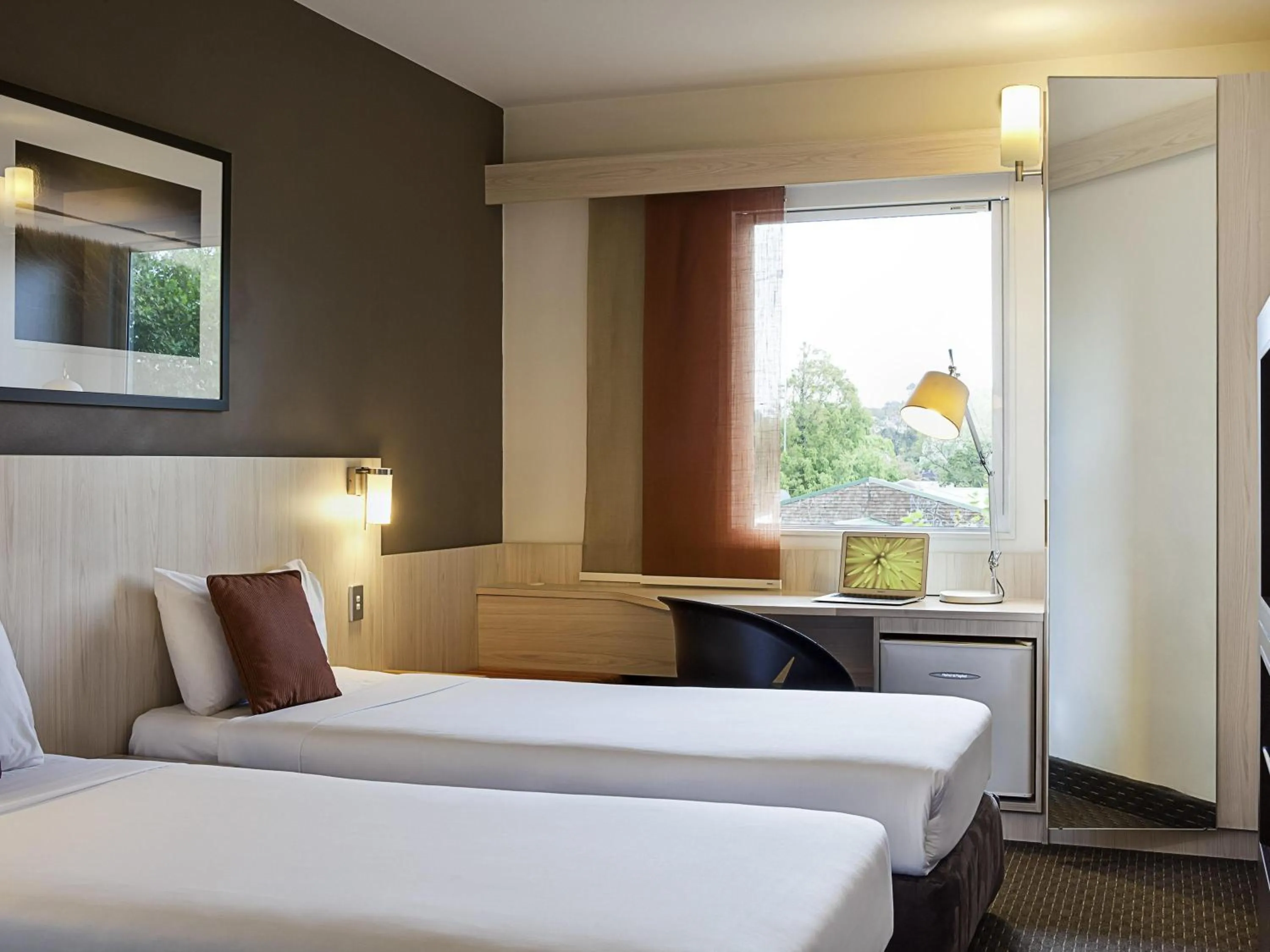 Standard Twin Room in ibis Auckland Ellerslie