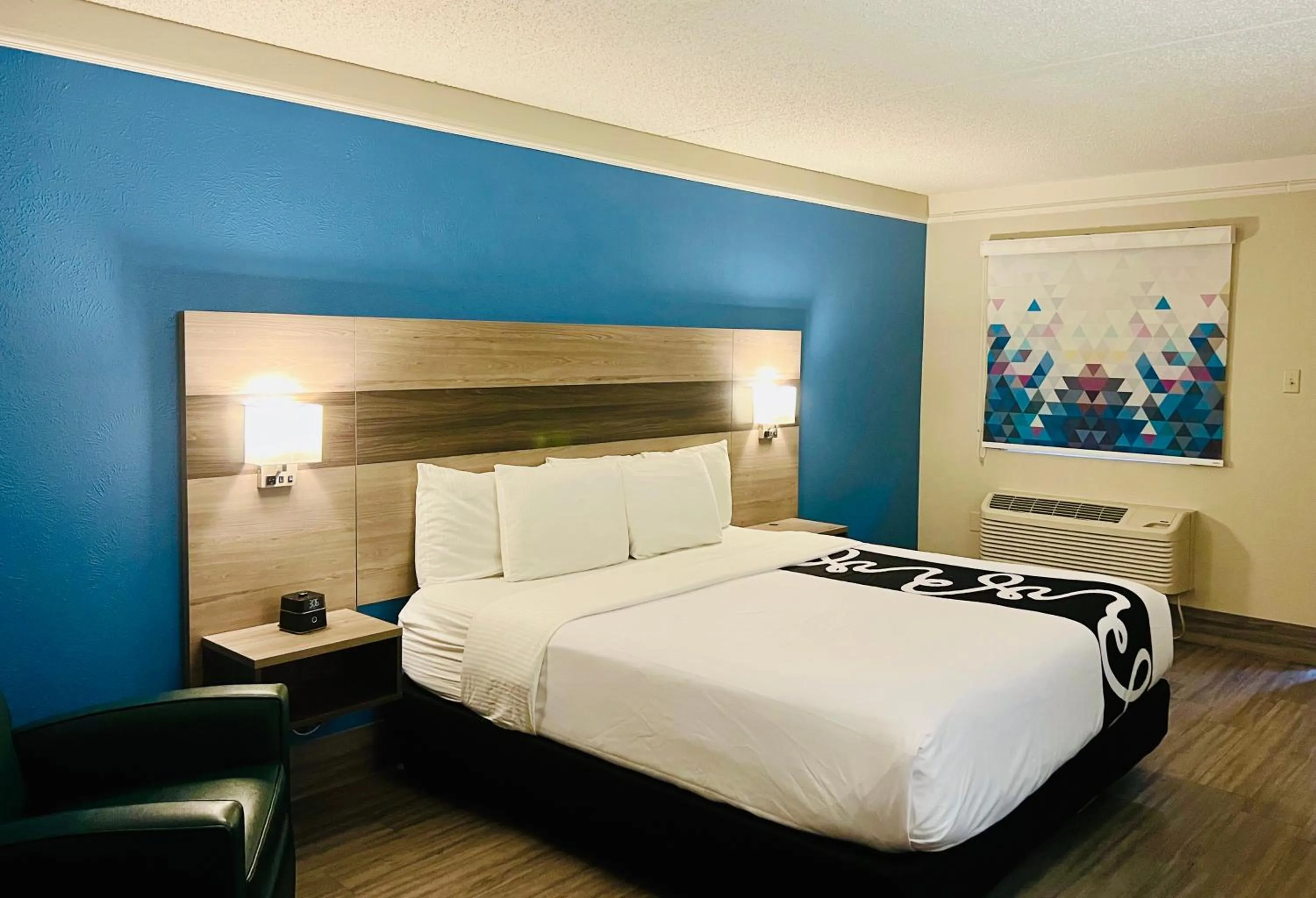 Deluxe King Room in La Quinta Inn by Wyndham El Paso East Lomaland
