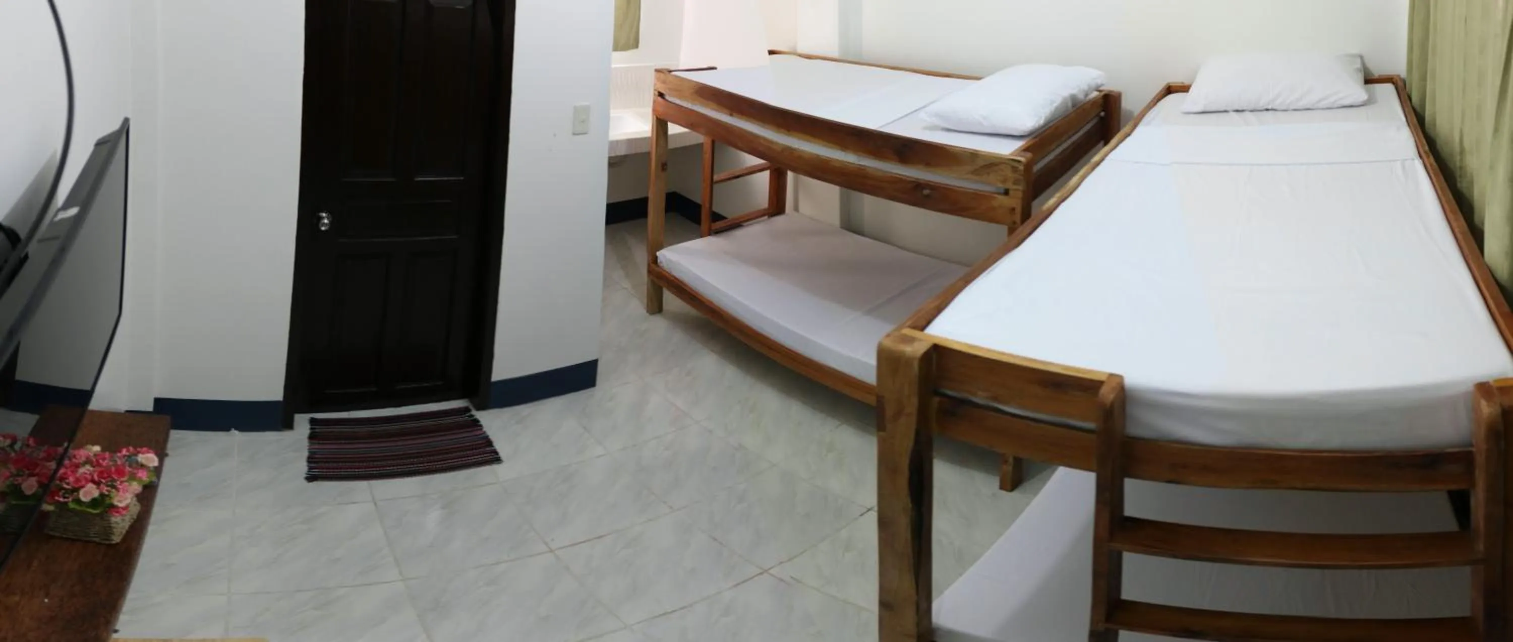 Deluxe Quadruple Room in Keen's Place