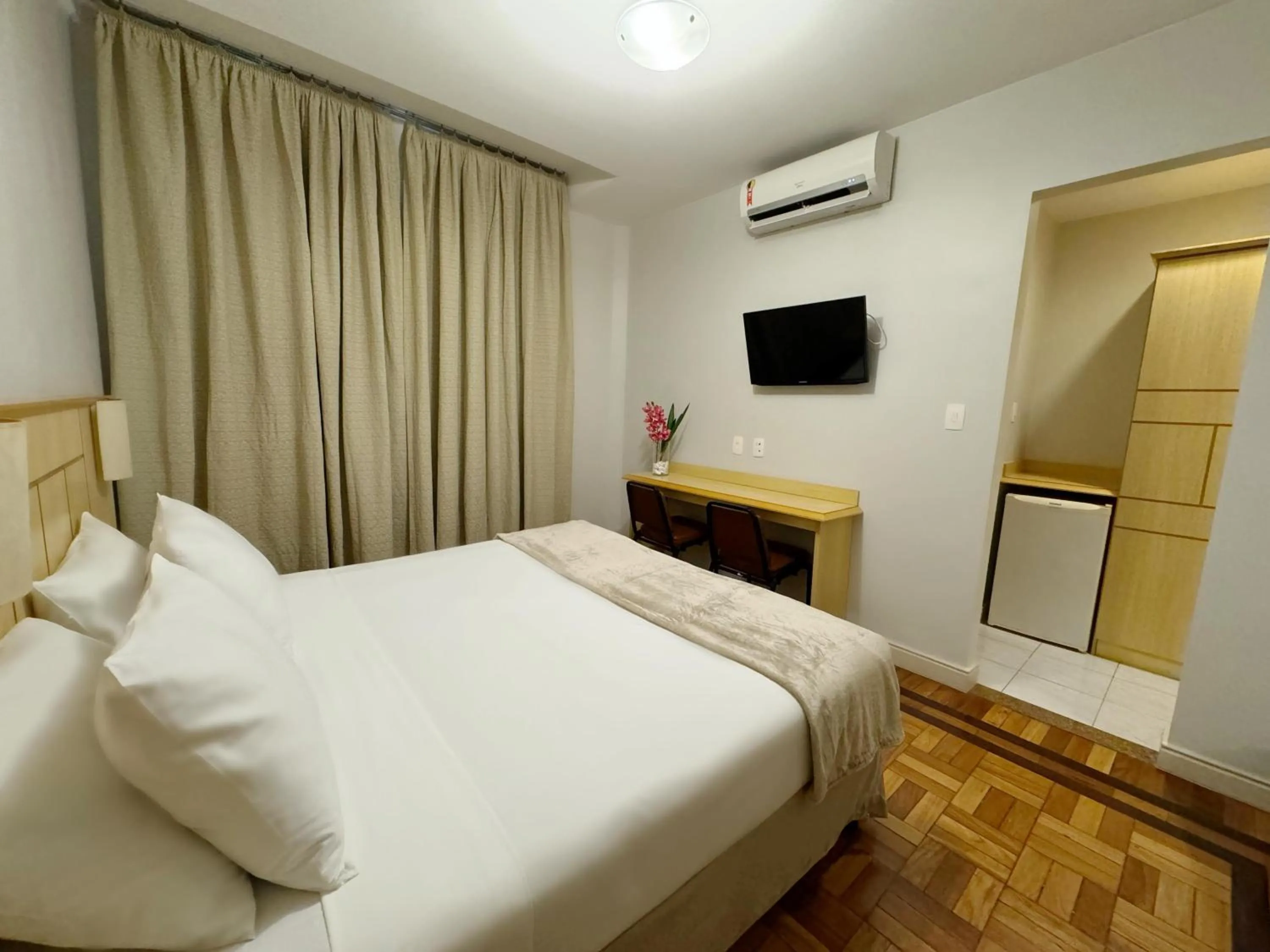 Standard Double Room in Hotel Monte Alegre
