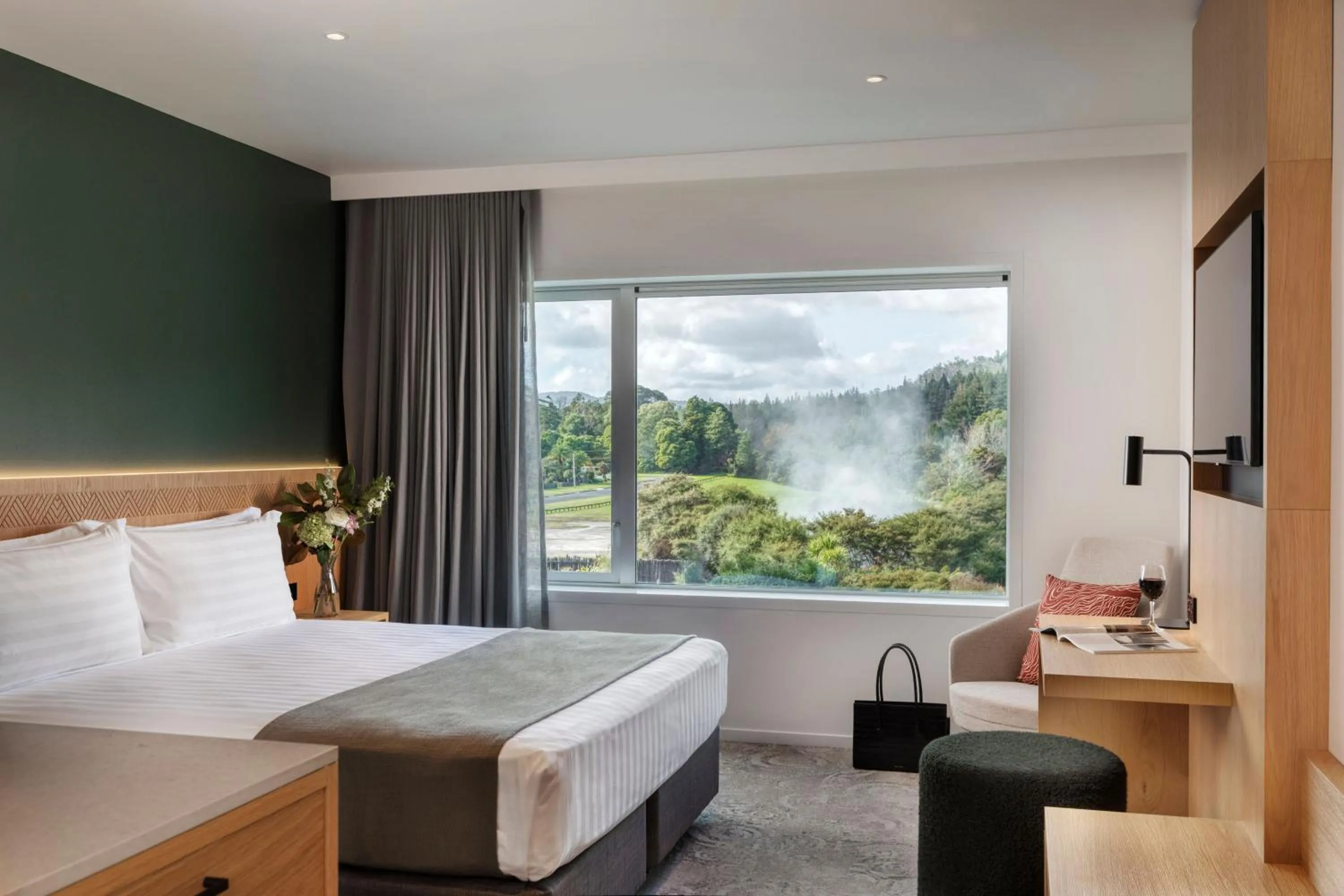 Deluxe King Pool View in Rydges Rotorua