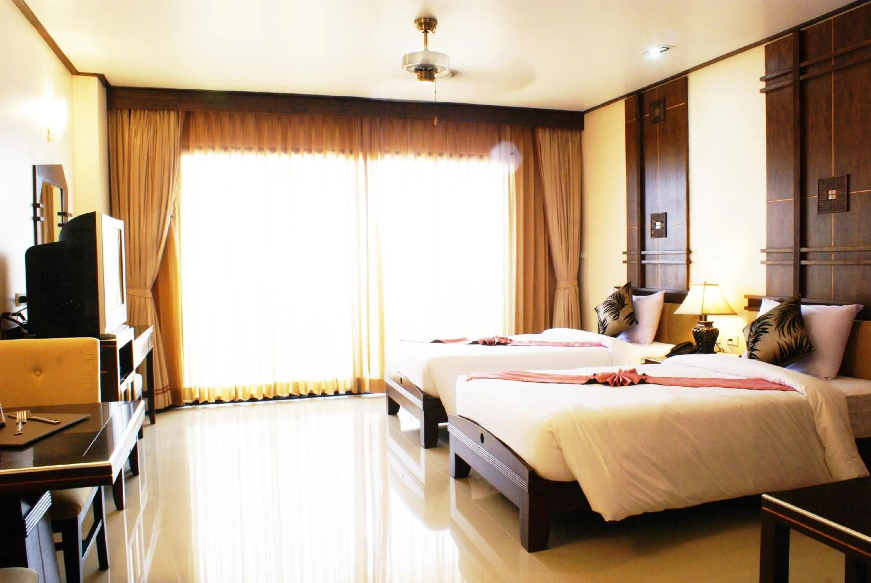 Deluxe Twin Room in Pattaya Loft