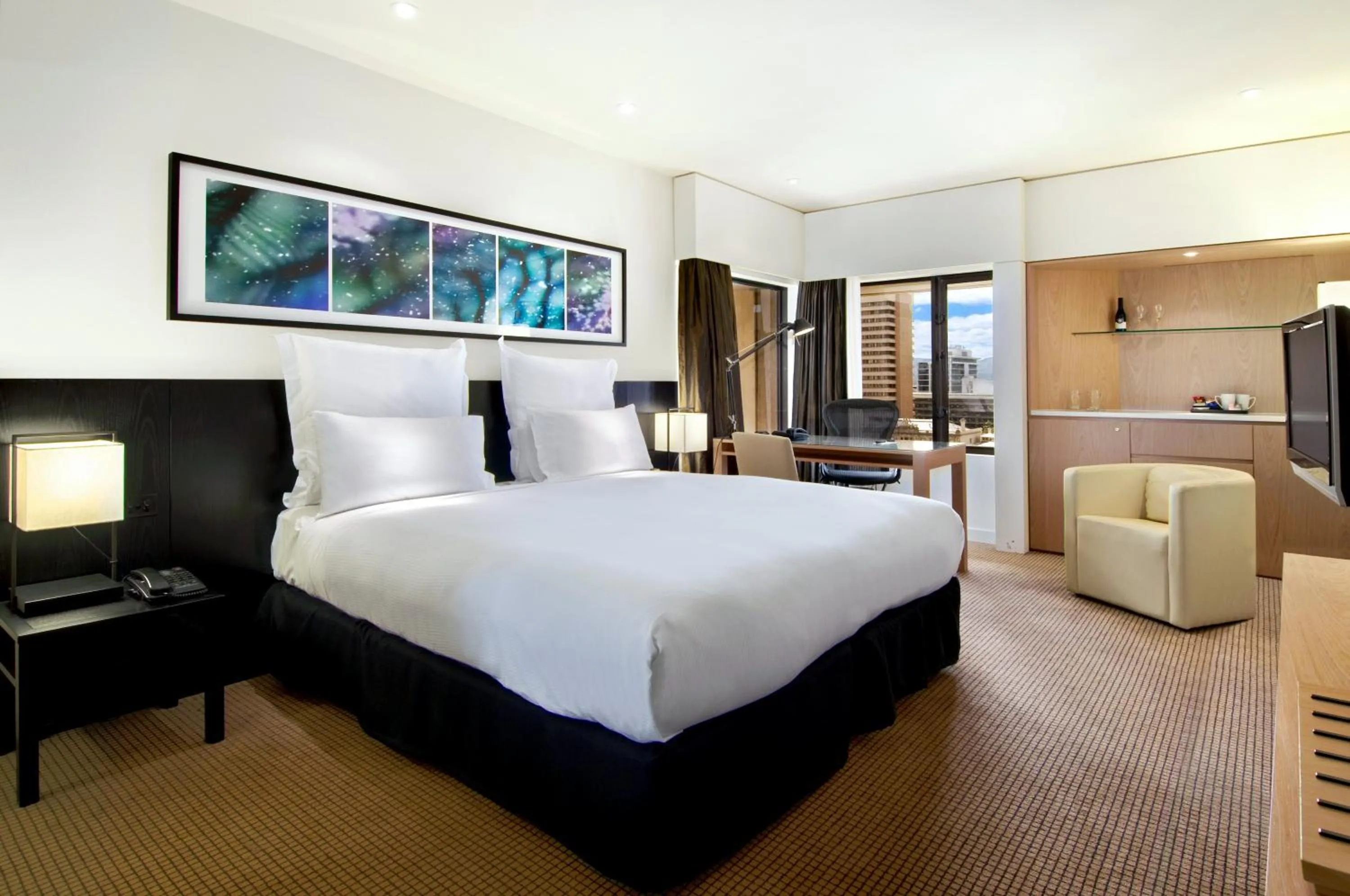 Deluxe King Room in Hilton Adelaide