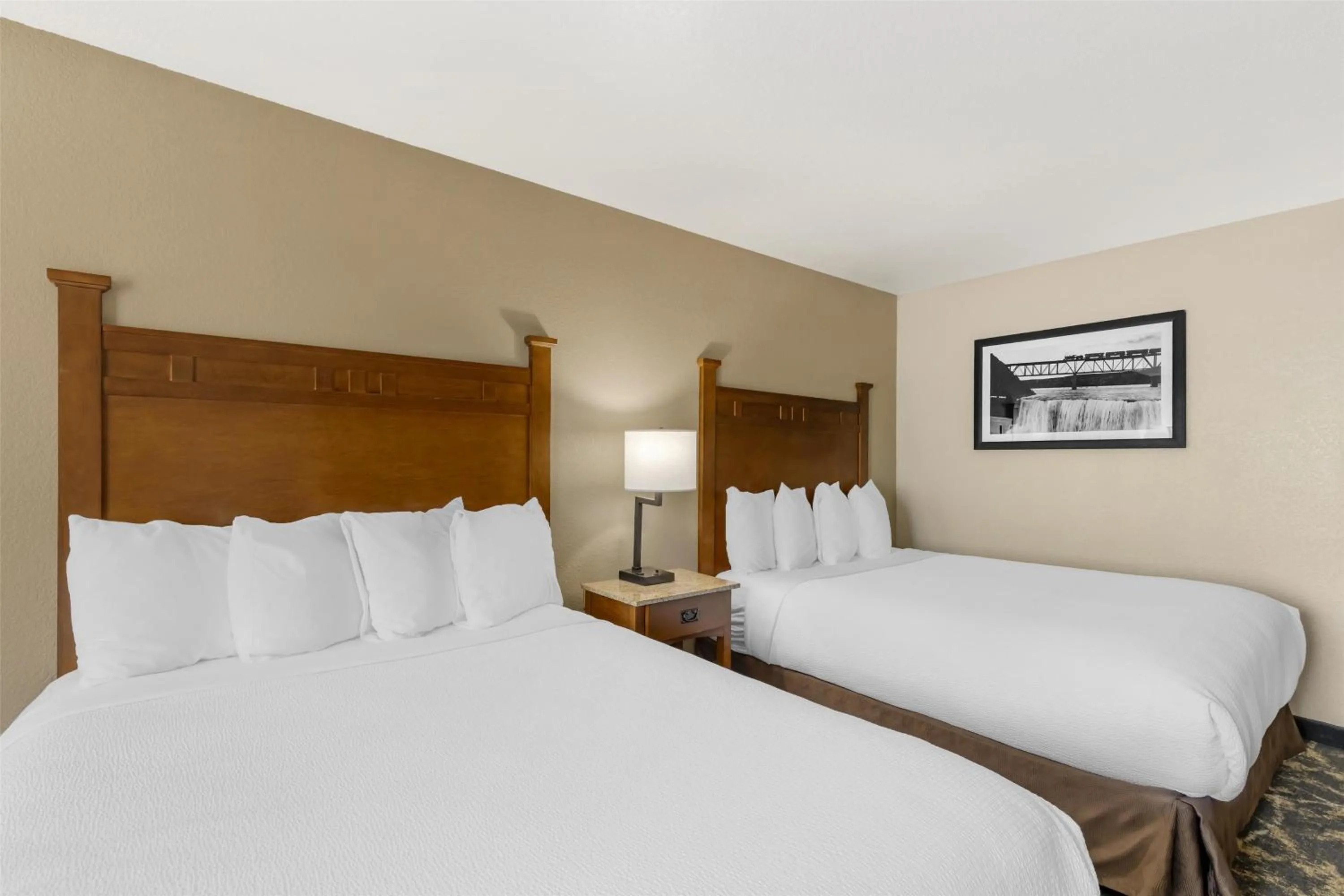 Queen Room with Two Queen Beds and River View in Best Western Plus Riverfront Hotel and Suites