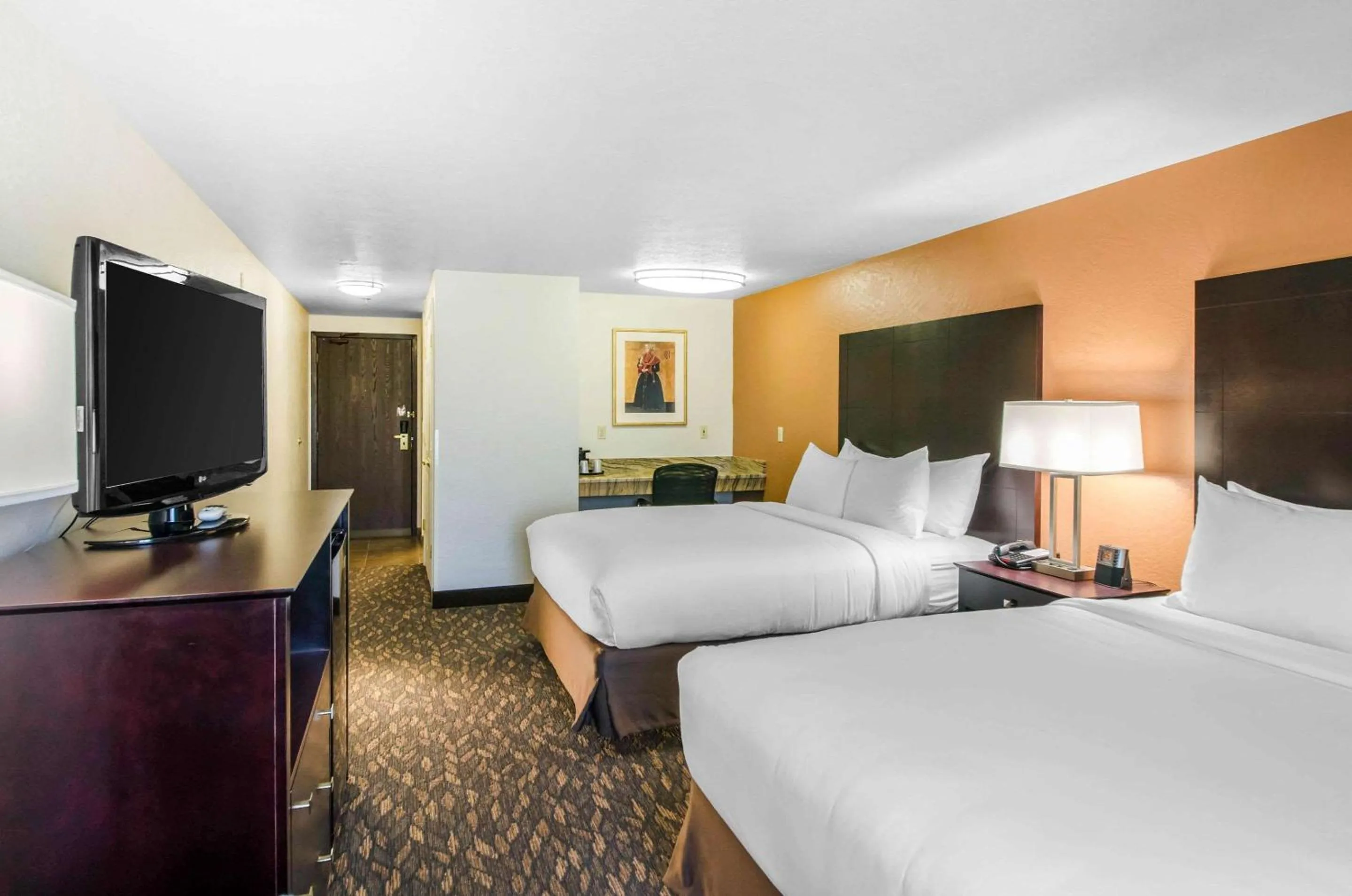 Queen Room with Two Queen Beds - Accessible/Non-Smoking  in Comfort Inn & Suites Ashland