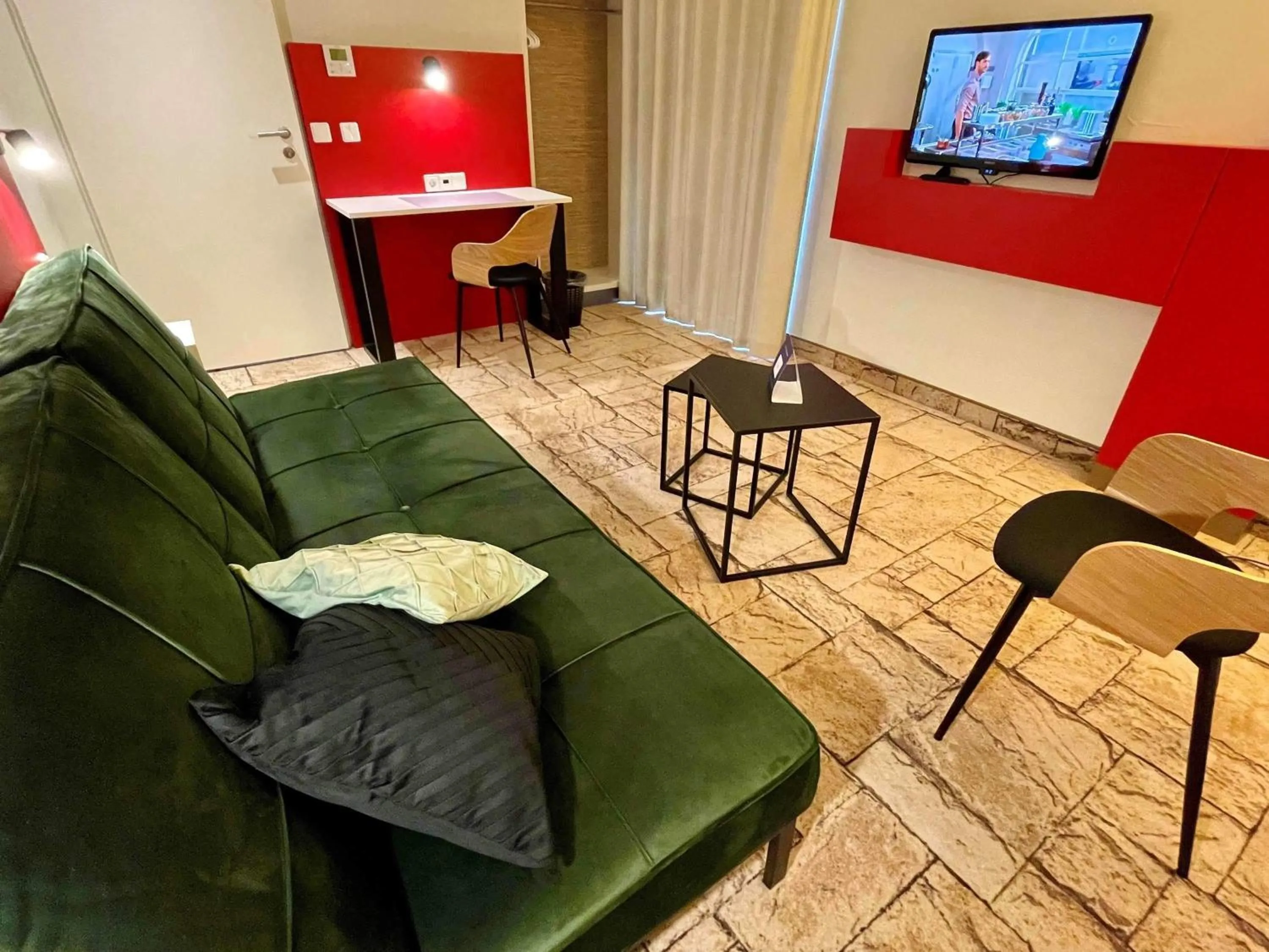 Suite with One Double Bed in ibis Styles Karlsruhe Ettlingen