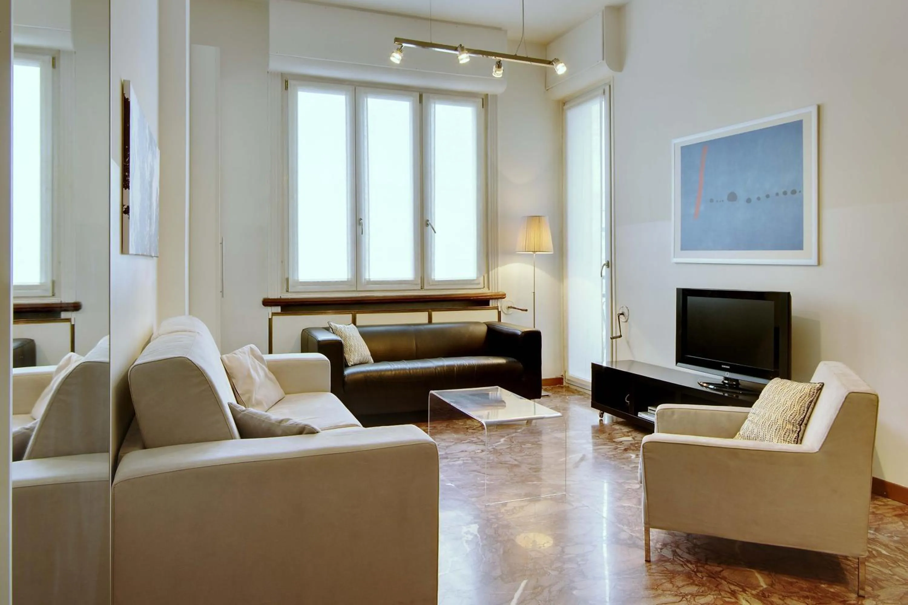 Large One-Bedroom Apartment in Milan Apartment Rental