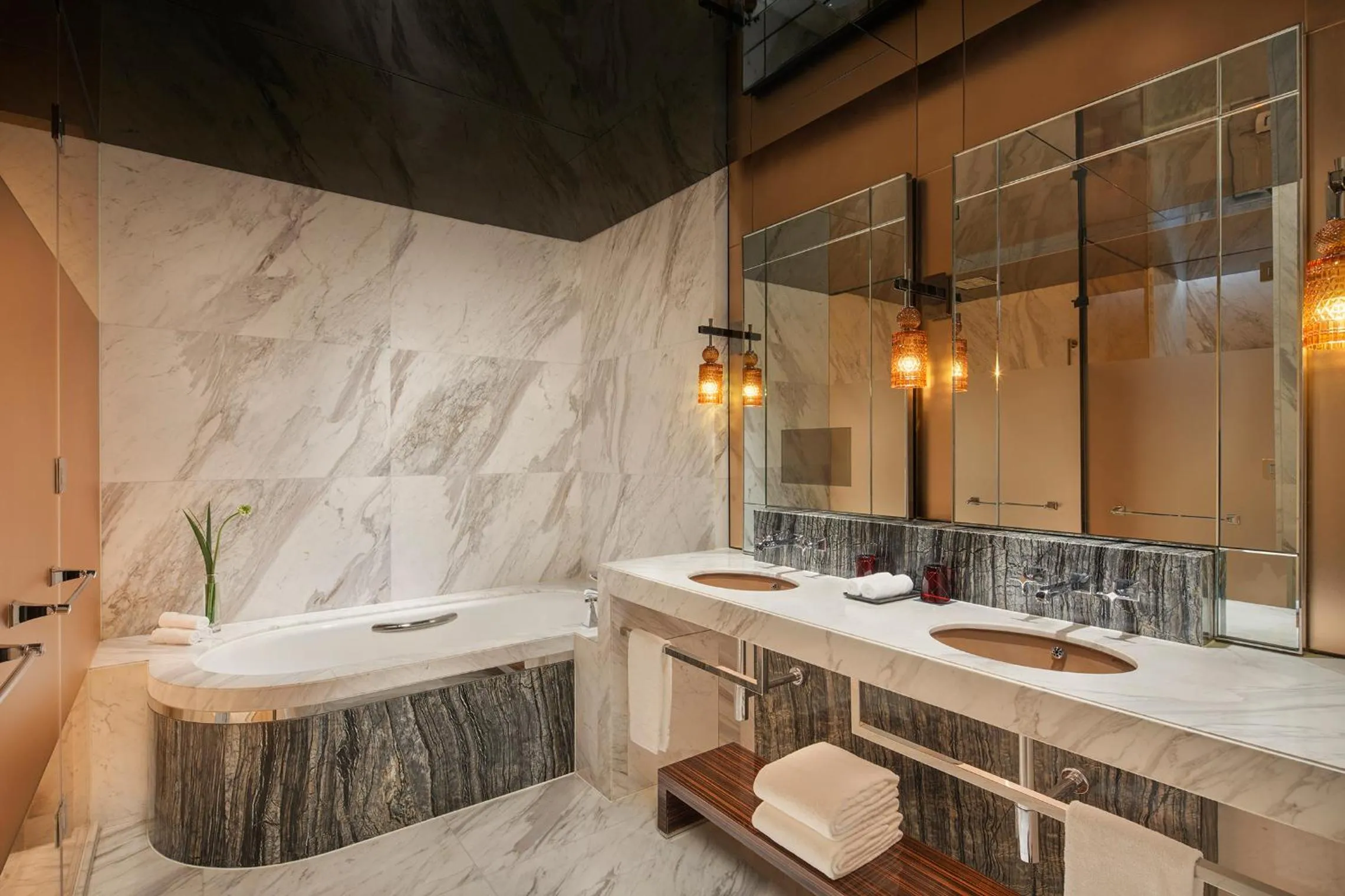 Premium King Room with River View in Regent Shanghai Pudong