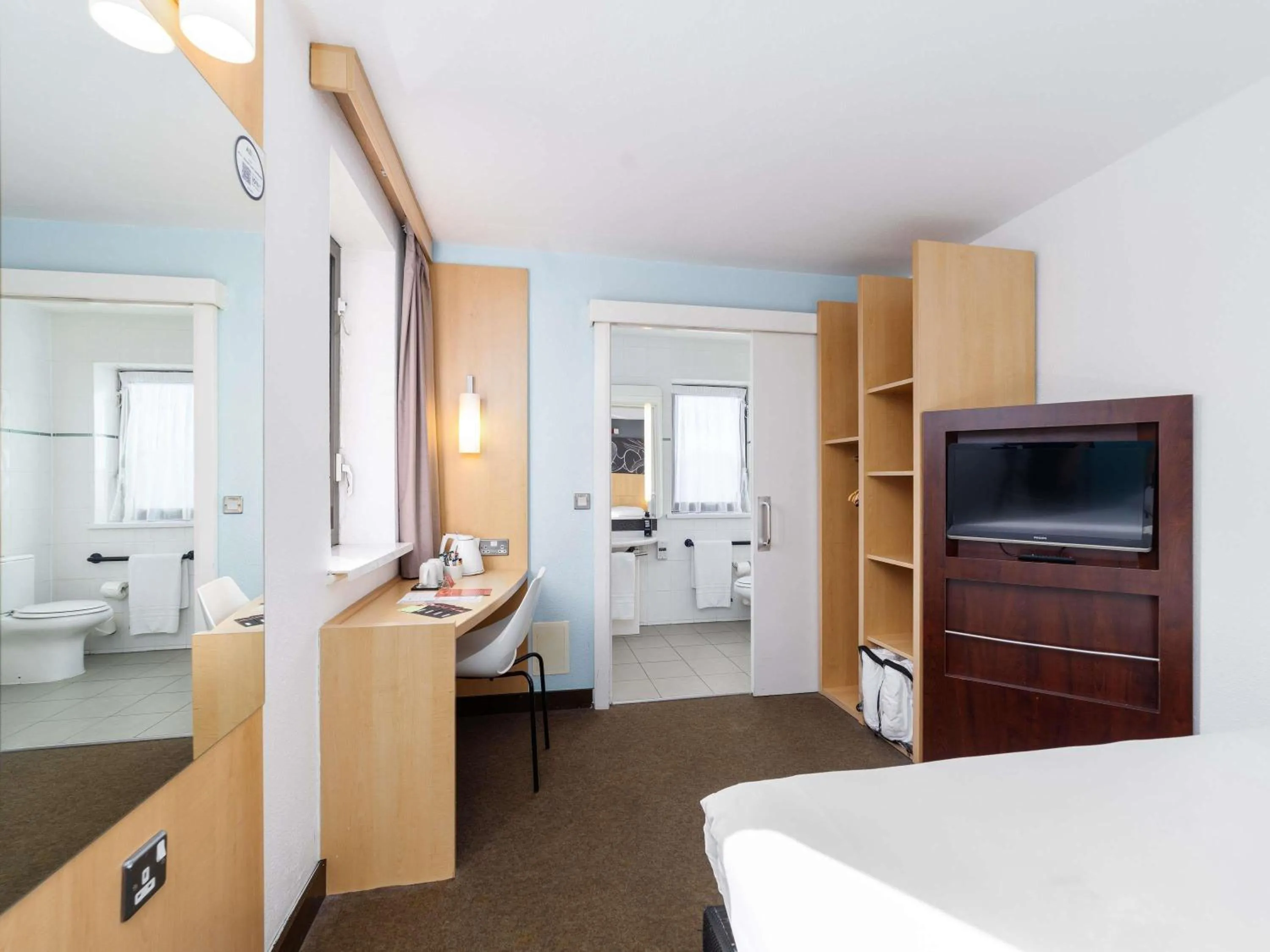 Accessible Double Room in ibis Southampton