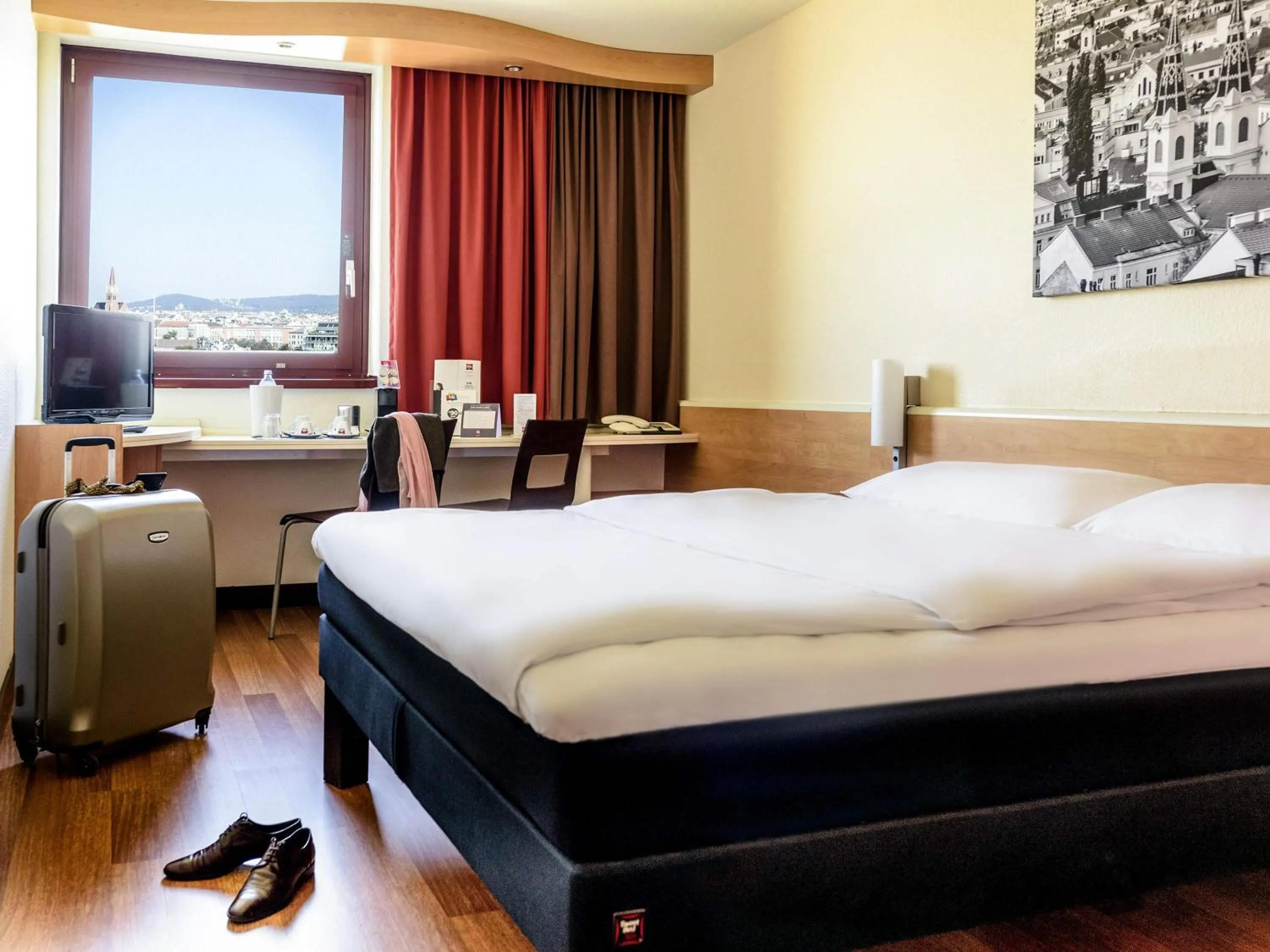 Standard Double Room with Panoramic View in Ibis Wien Mariahilf
