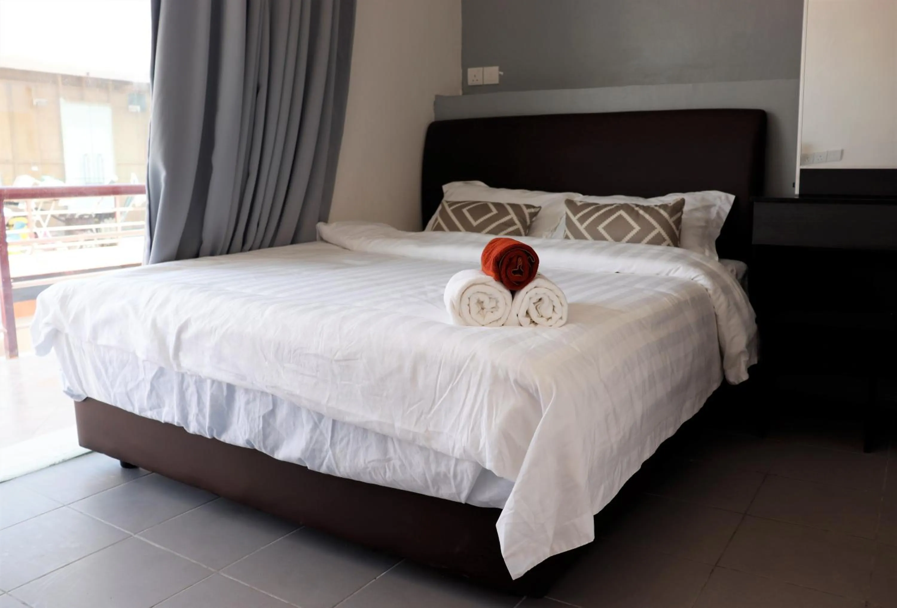 Deluxe Queen Room in Halo Hotel