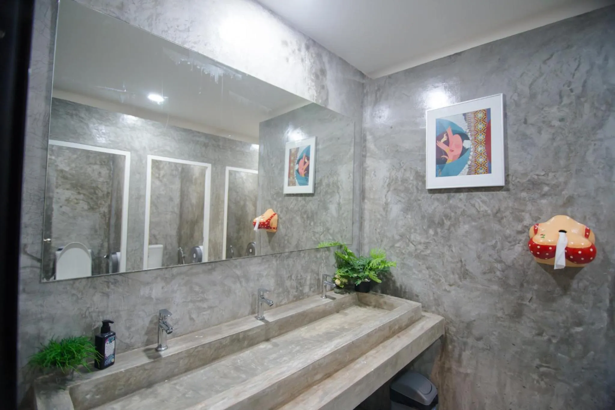 Twin Room with Shared Bathroom in Suree House