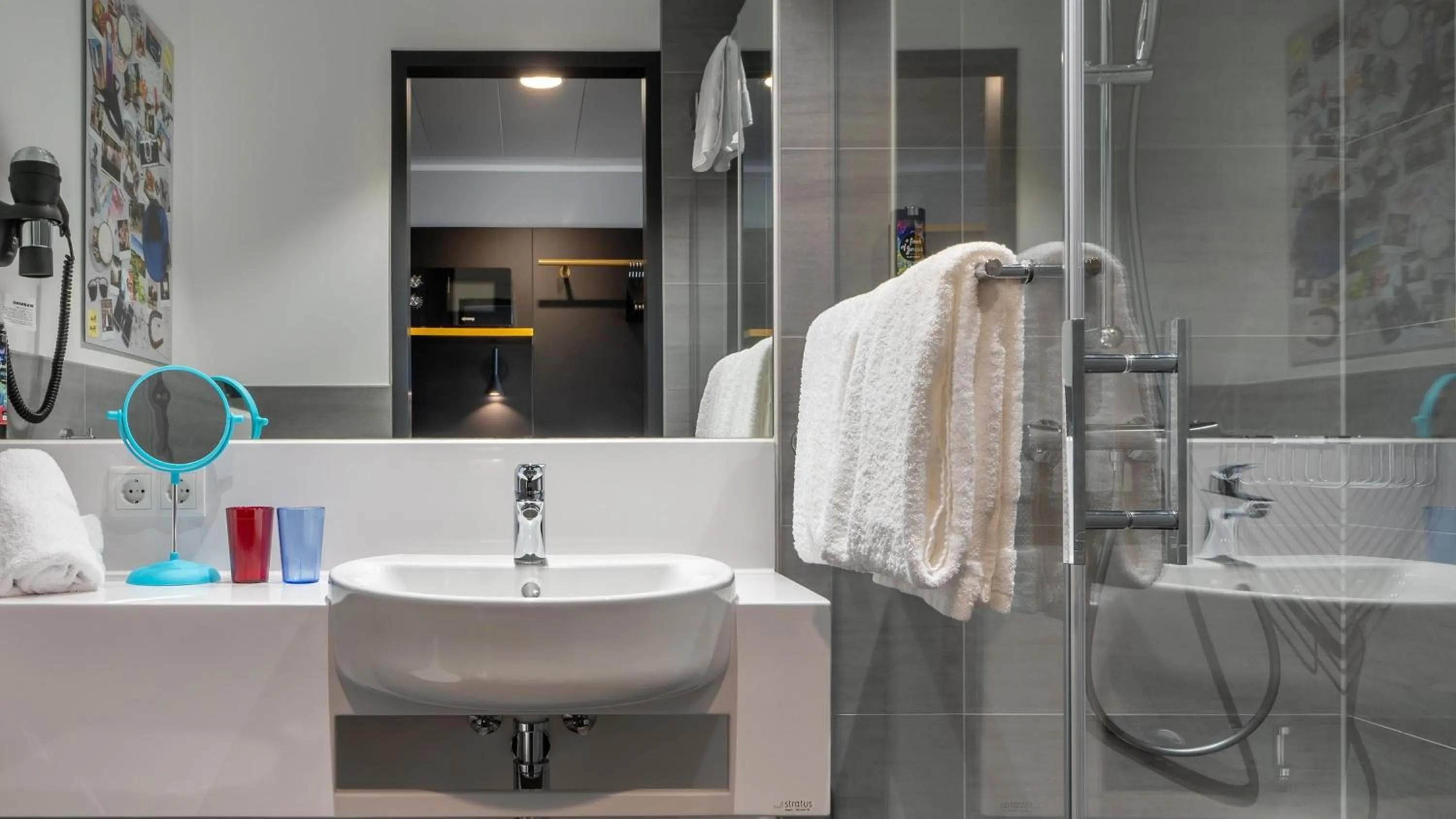 Standard Queen Room in Holiday Inn - the niu, Fury Aschheim Messe by IHG