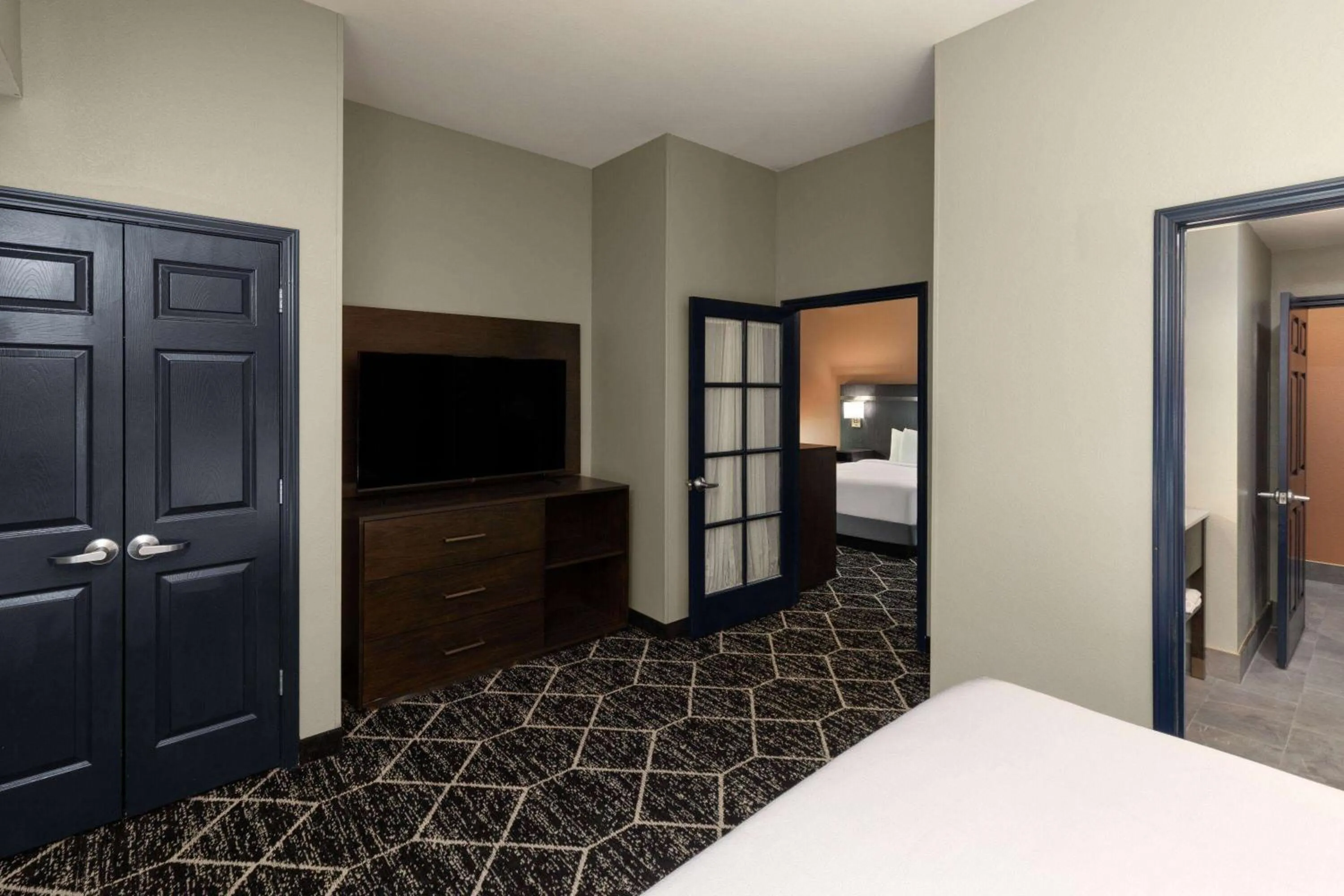 Triple Room with One King Bed and One Queen Bed - Non-Smoking in La Quinta by Wyndham Olathe