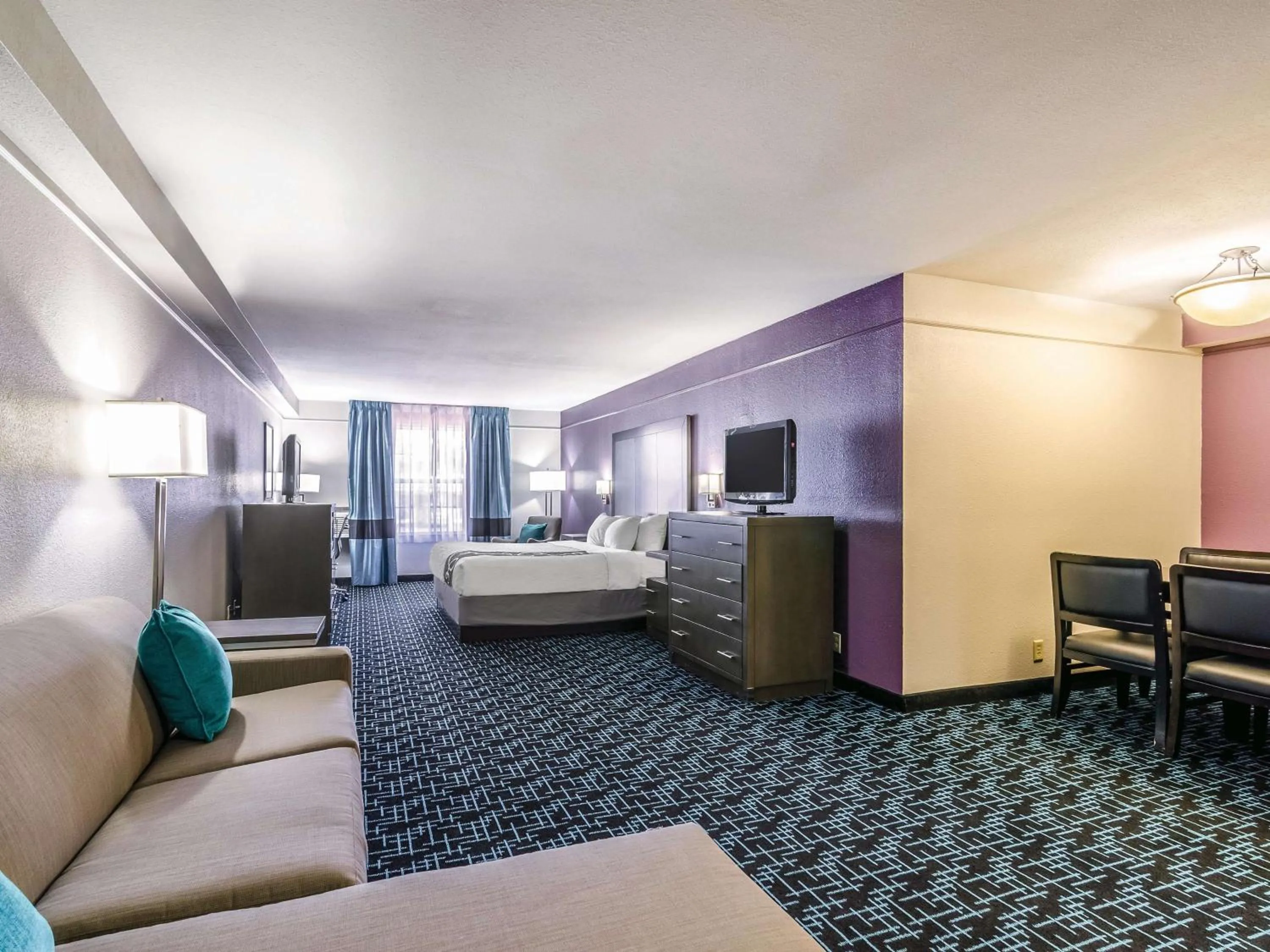 King Studio Suite - Non-Smoking in La Quinta by Wyndham Kansas City Airport