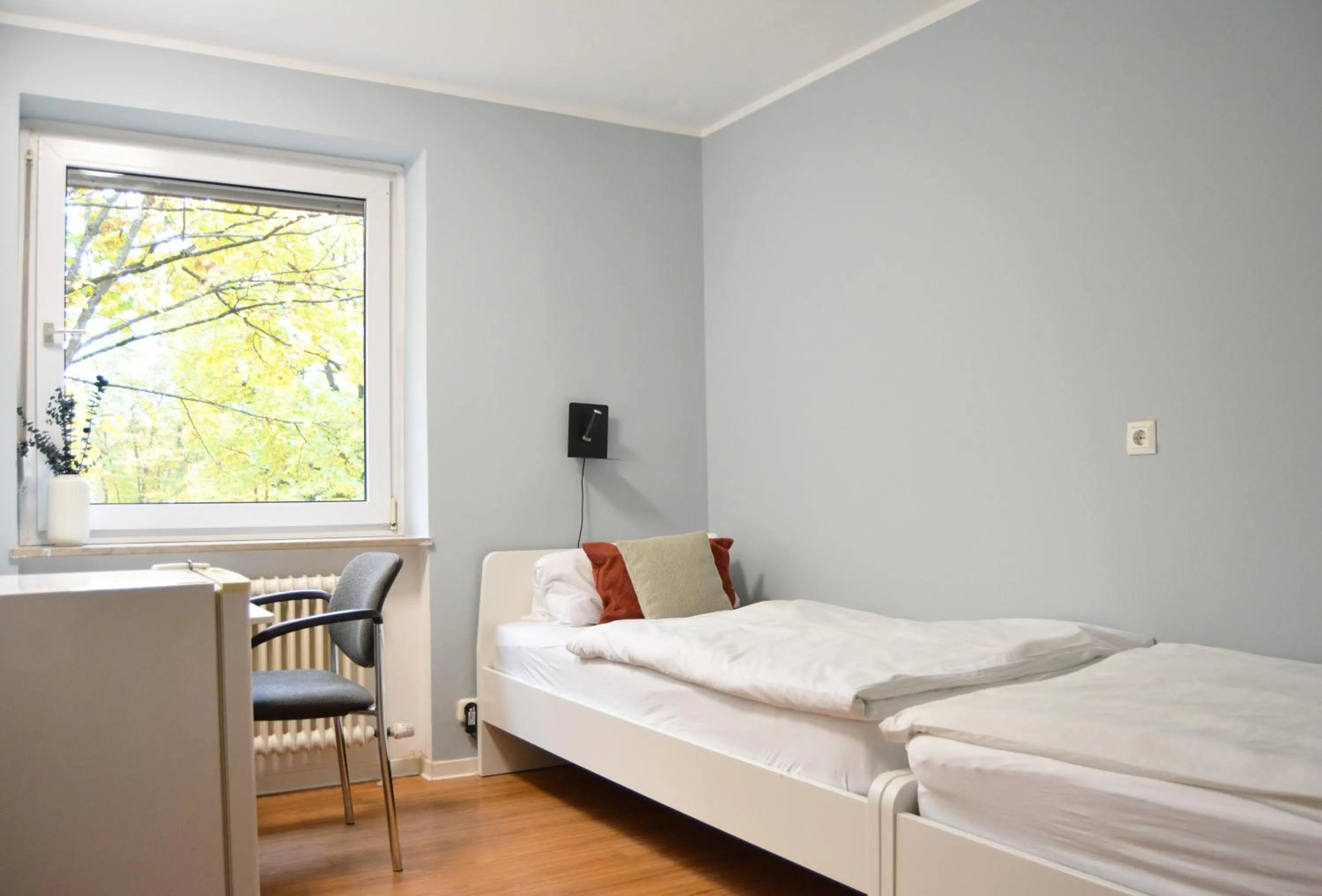 Twin Room with Shared Bathroom in 1, 2, sleep Hostel Nürnberg Messe