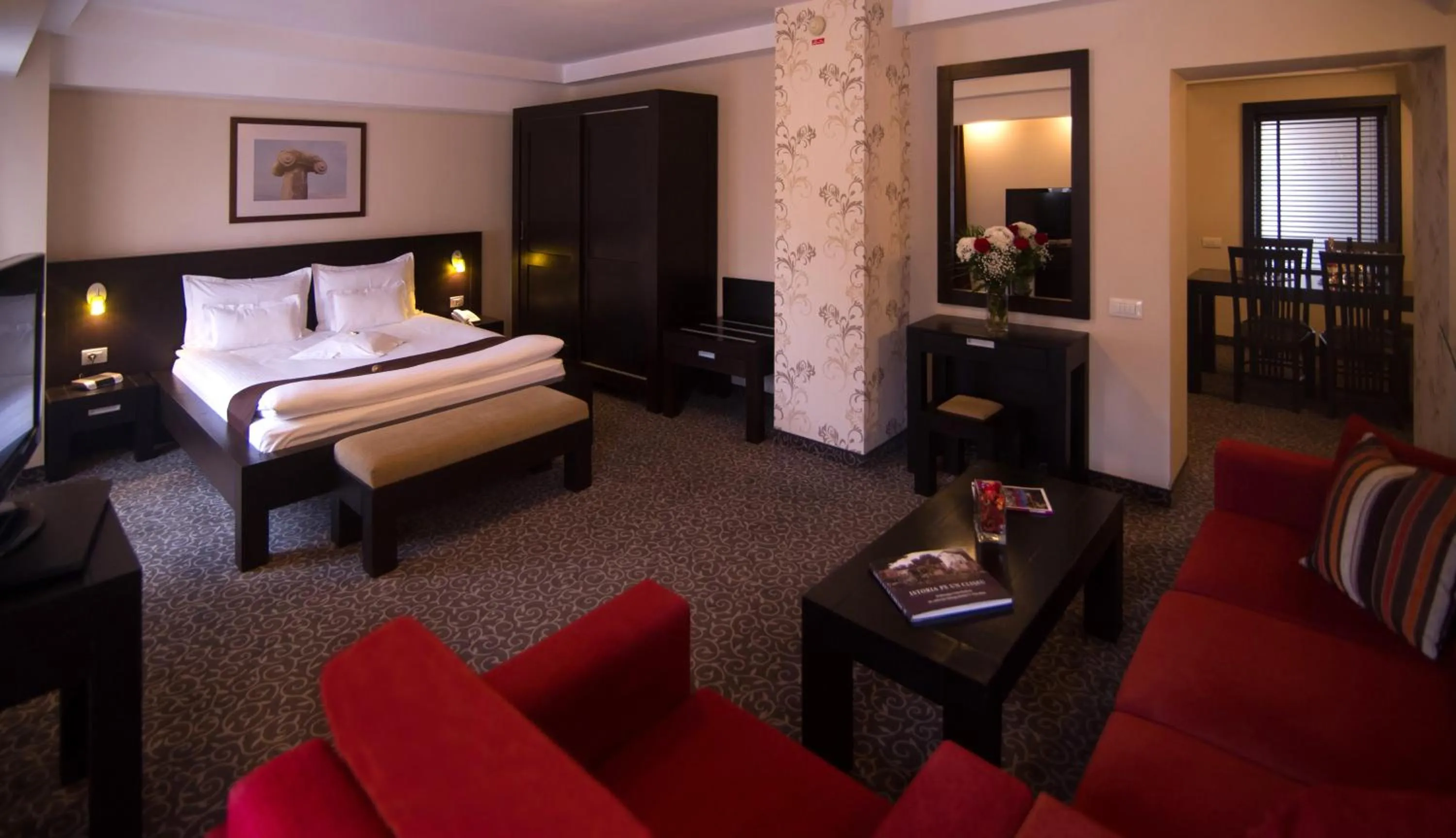 Premium Suite - single occupancy in Hotel Cherica