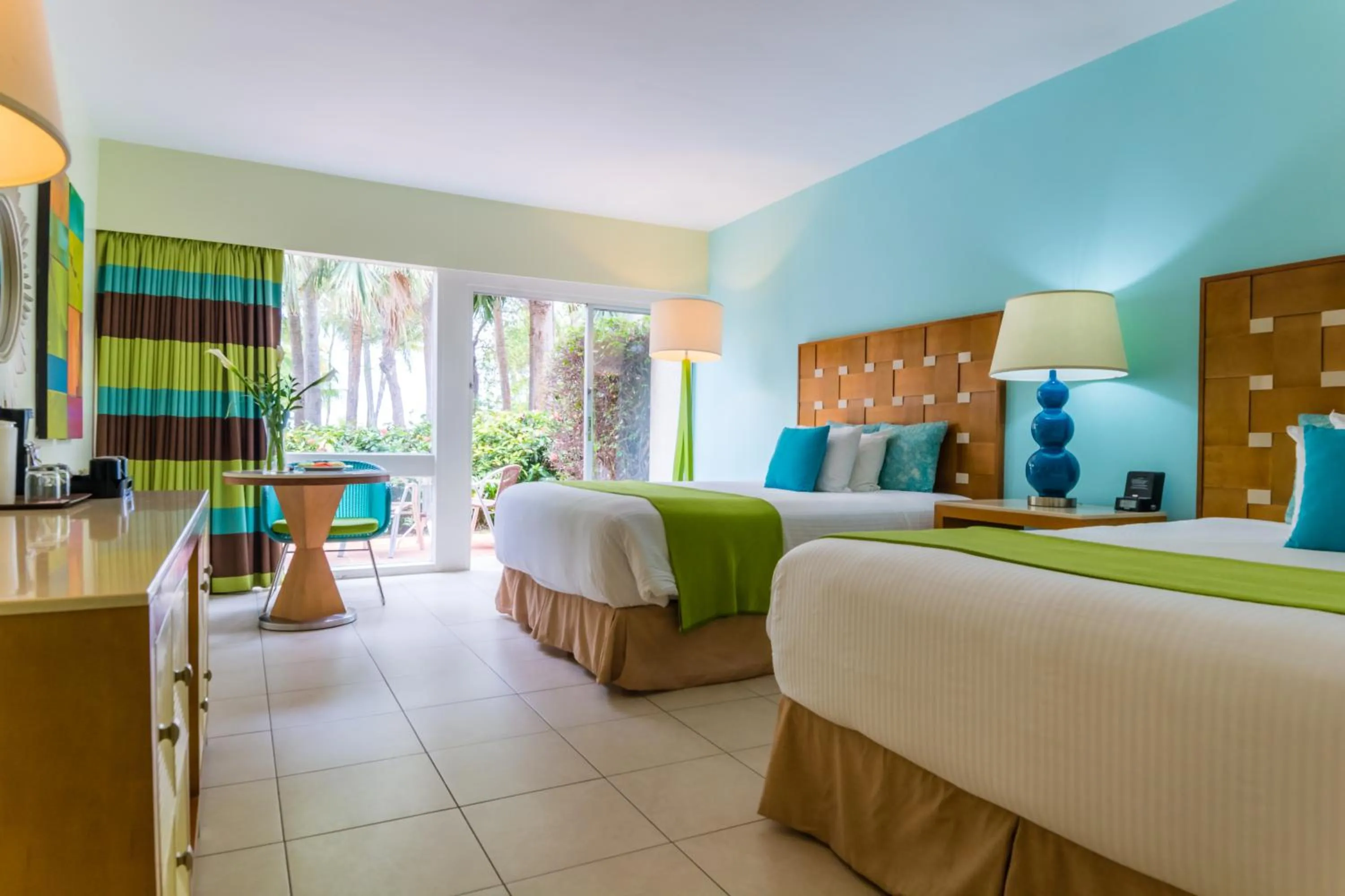 Deluxe Garden View Double - single occupancy in Sunscape Curacao Resort Spa & Casino
