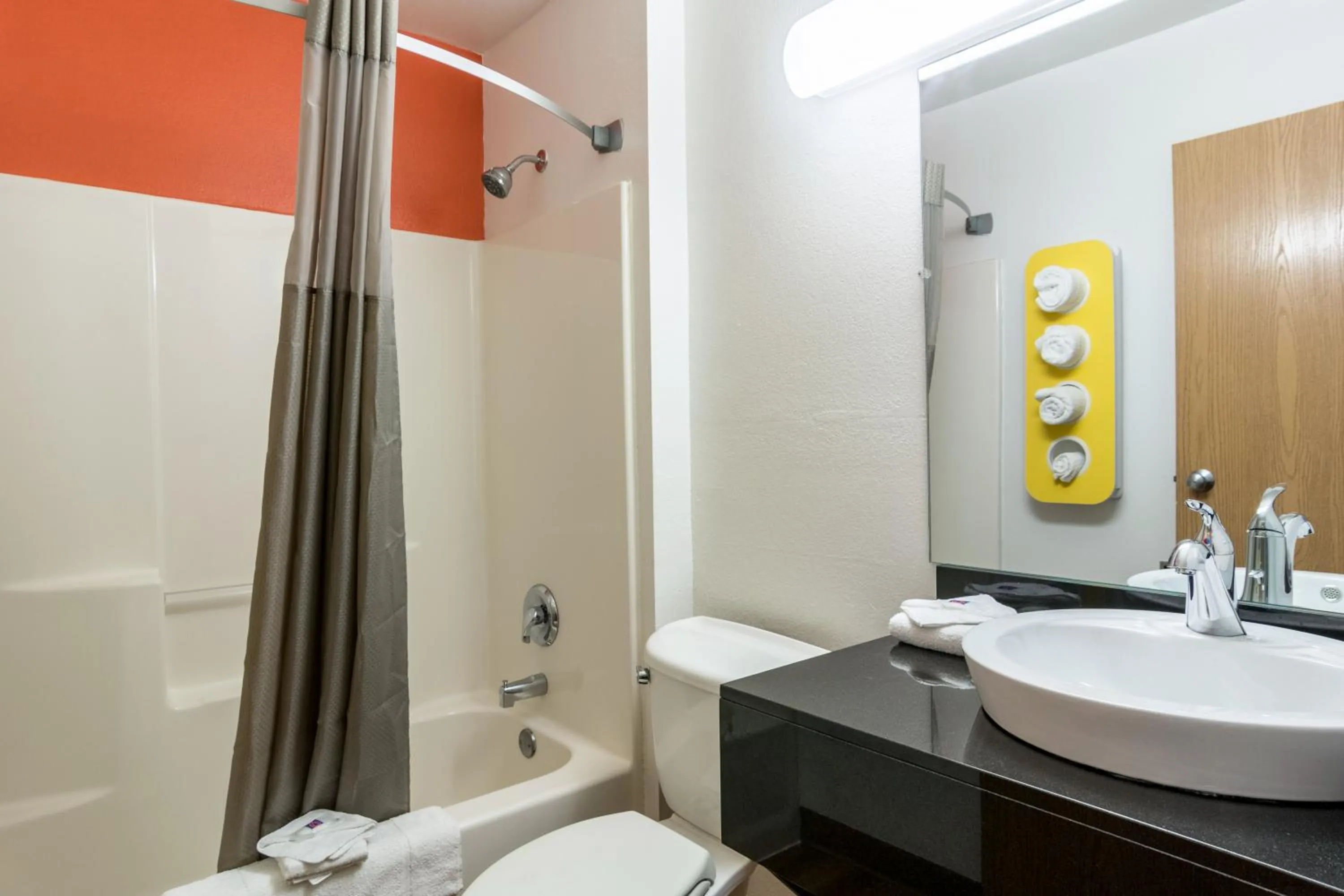 King Room - single occupancy - Smoking  in Motel 6-Barkeyville, PA