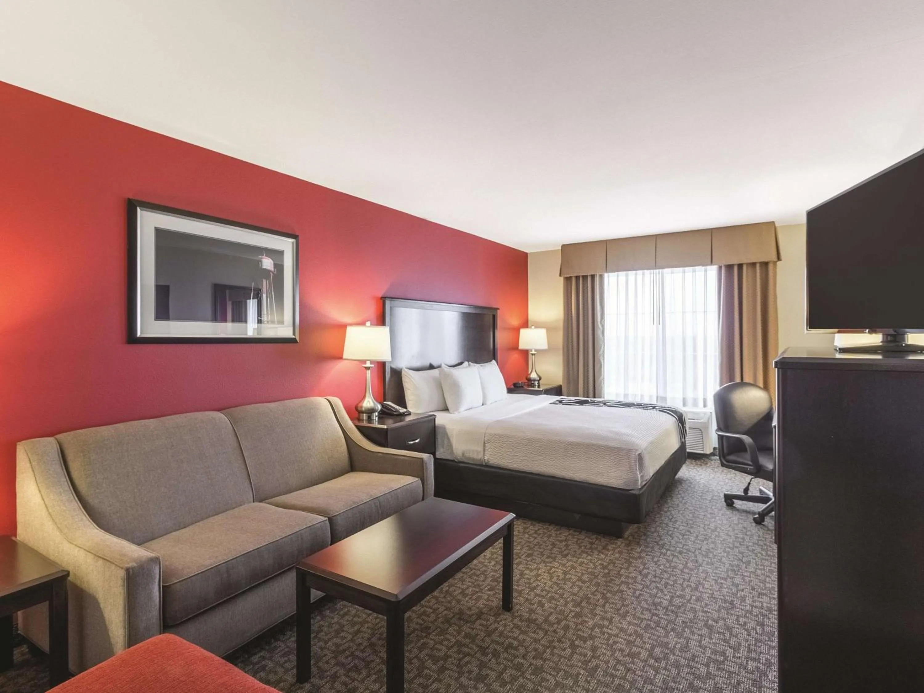 Deluxe King Room - Non-Smoking in La Quinta by Wyndham Fargo-Medical Center