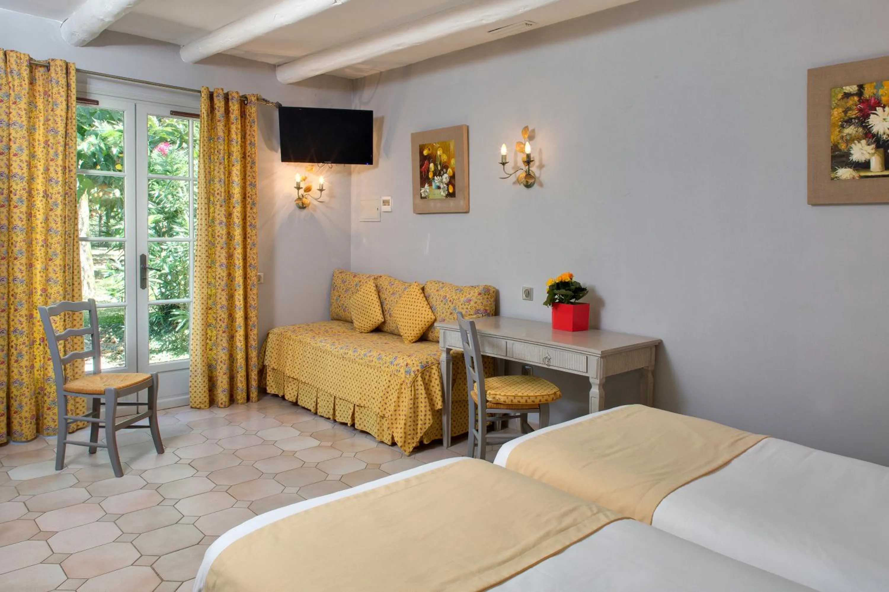 Classic Twin Room in Le Mas Des Sables