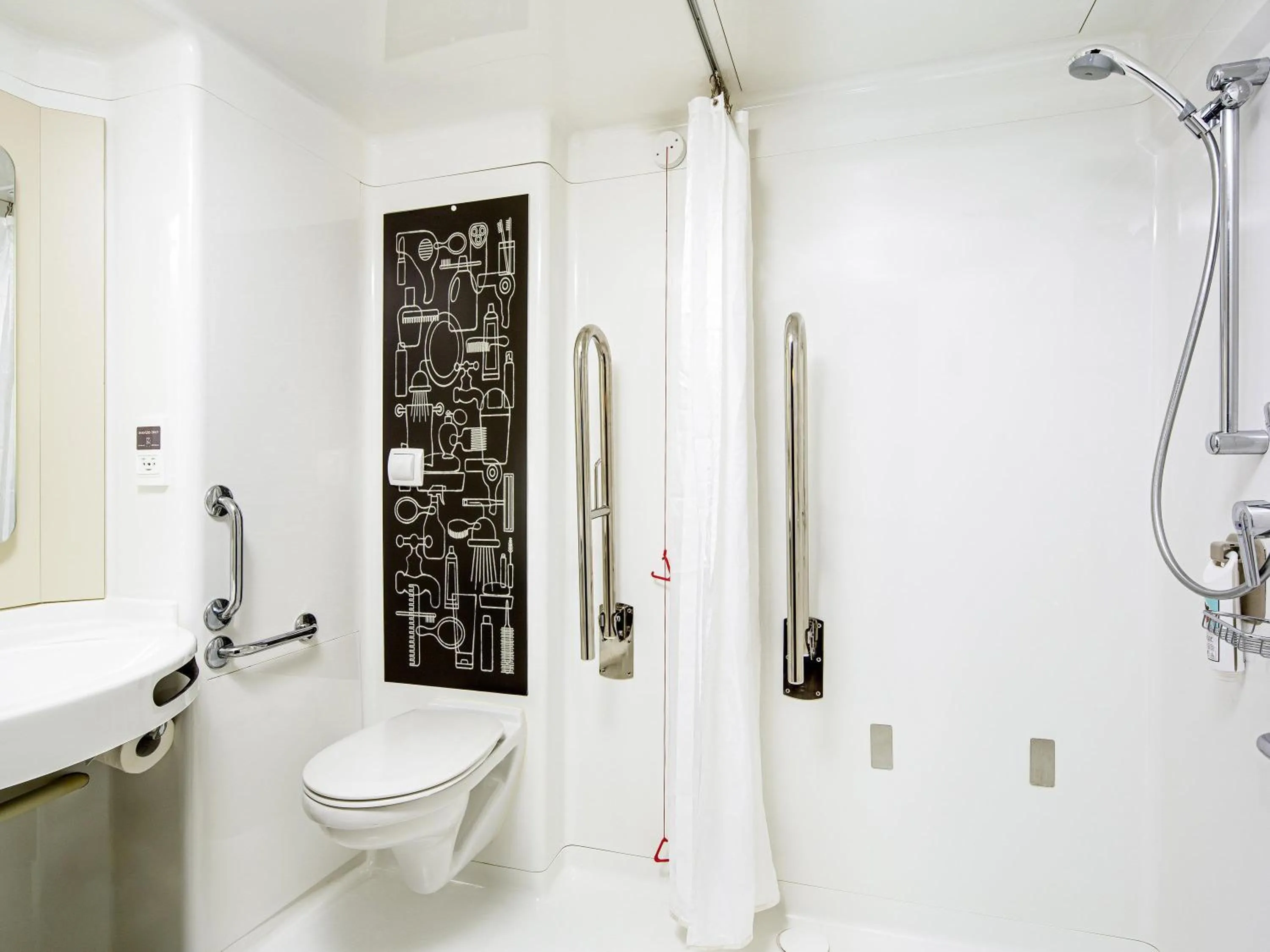 Accessible Twin SweetRoom in ibis London Barking