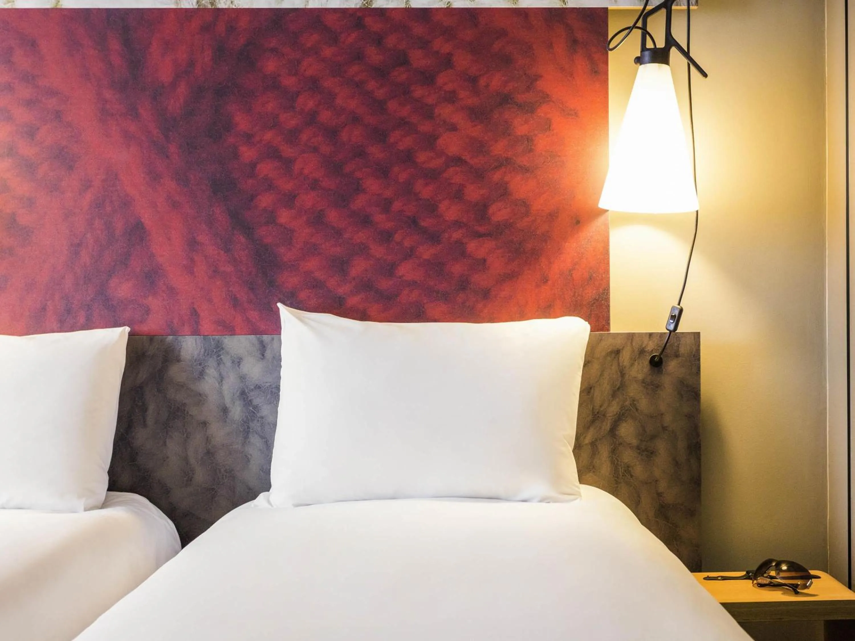 Twin Sweet Room by Ibis in ibis London Stratford