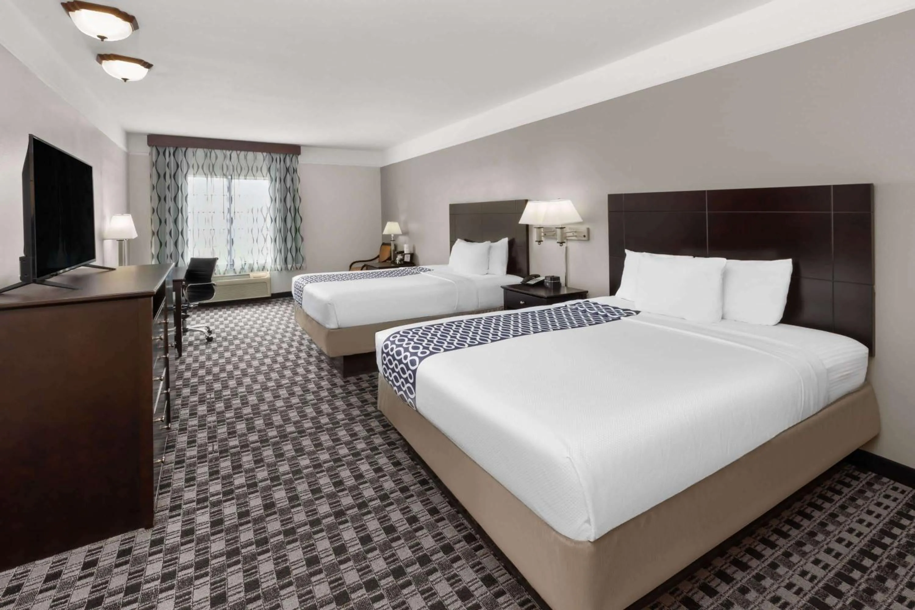 Deluxe Queen Room with Two Queen Beds in La Quinta by Wyndham Deer Park