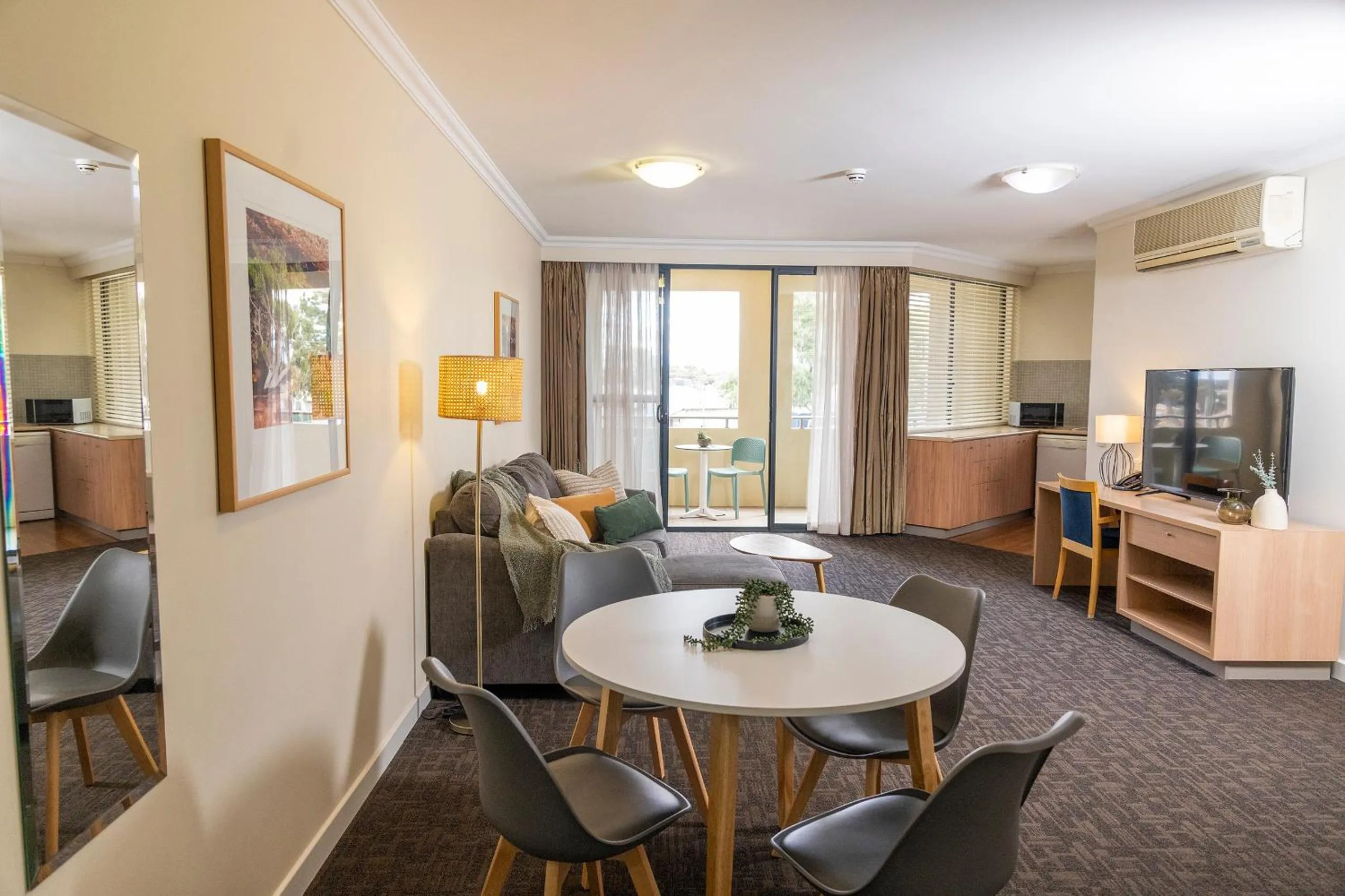 Executive Two Bedroom Spa Balcony Apartment in Rydges Kalgoorlie
