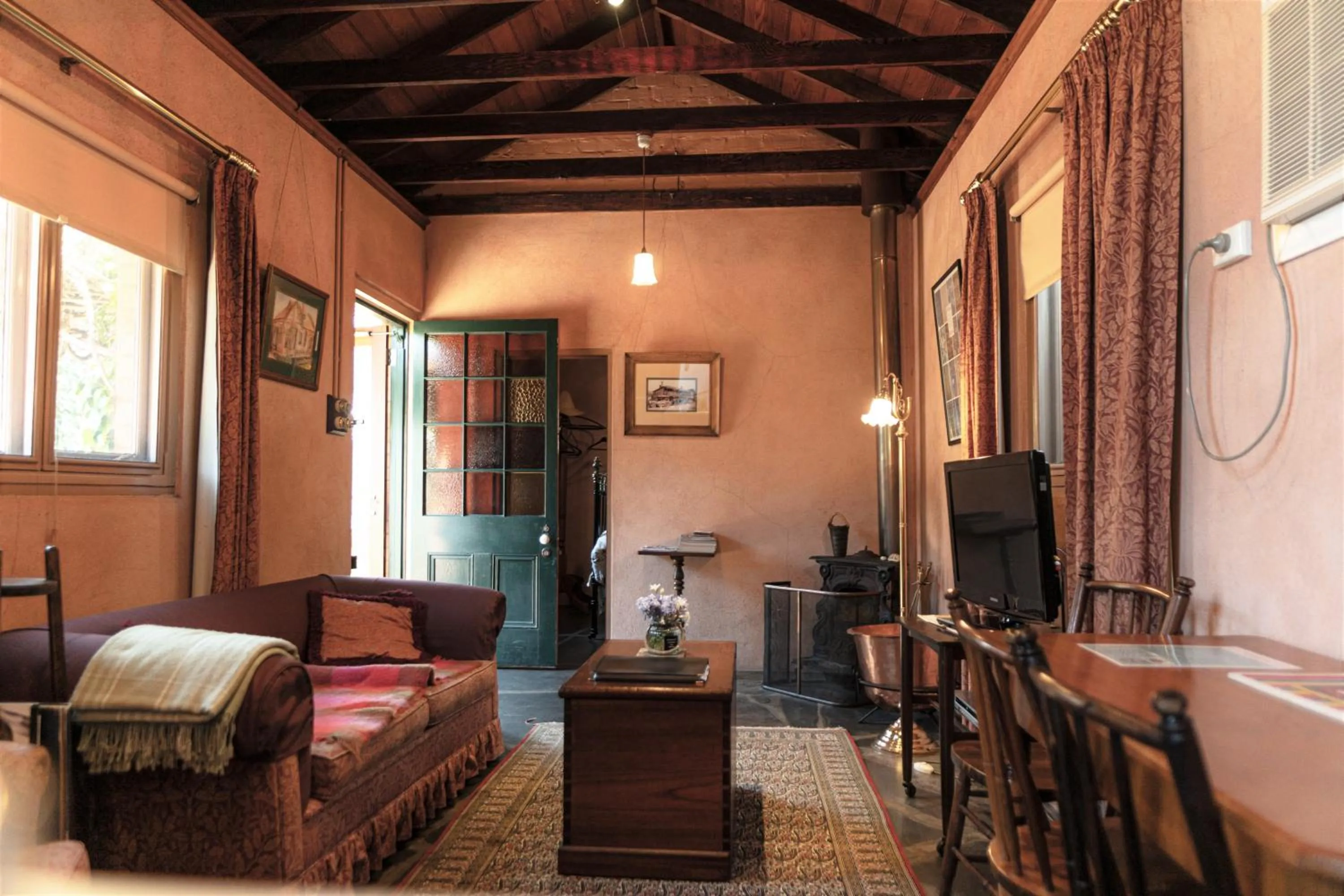 Two-Bedroom Cottage with Spa Bath - Paprika in Buxton Manor